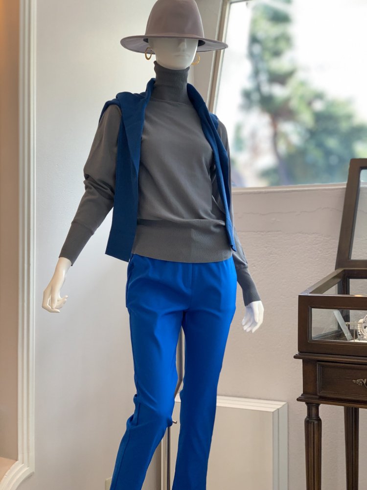 フロントダーツ細ストレッチパンツ(ロイヤルブルー)