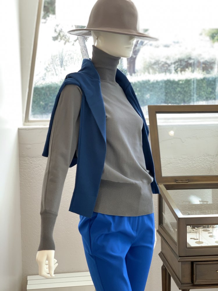 フロントダーツ細ストレッチパンツ(ロイヤルブルー)