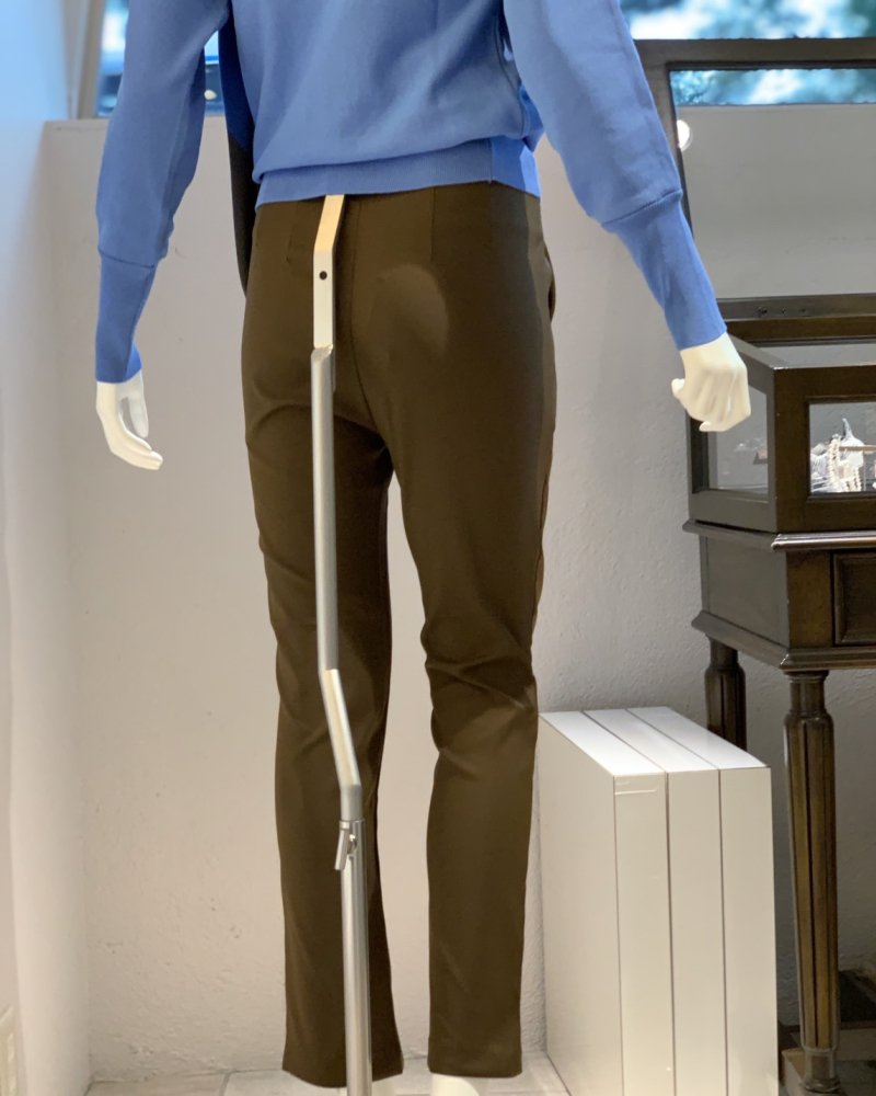 フロントダーツ細ストレッチパンツ(限定色:ブラウン)