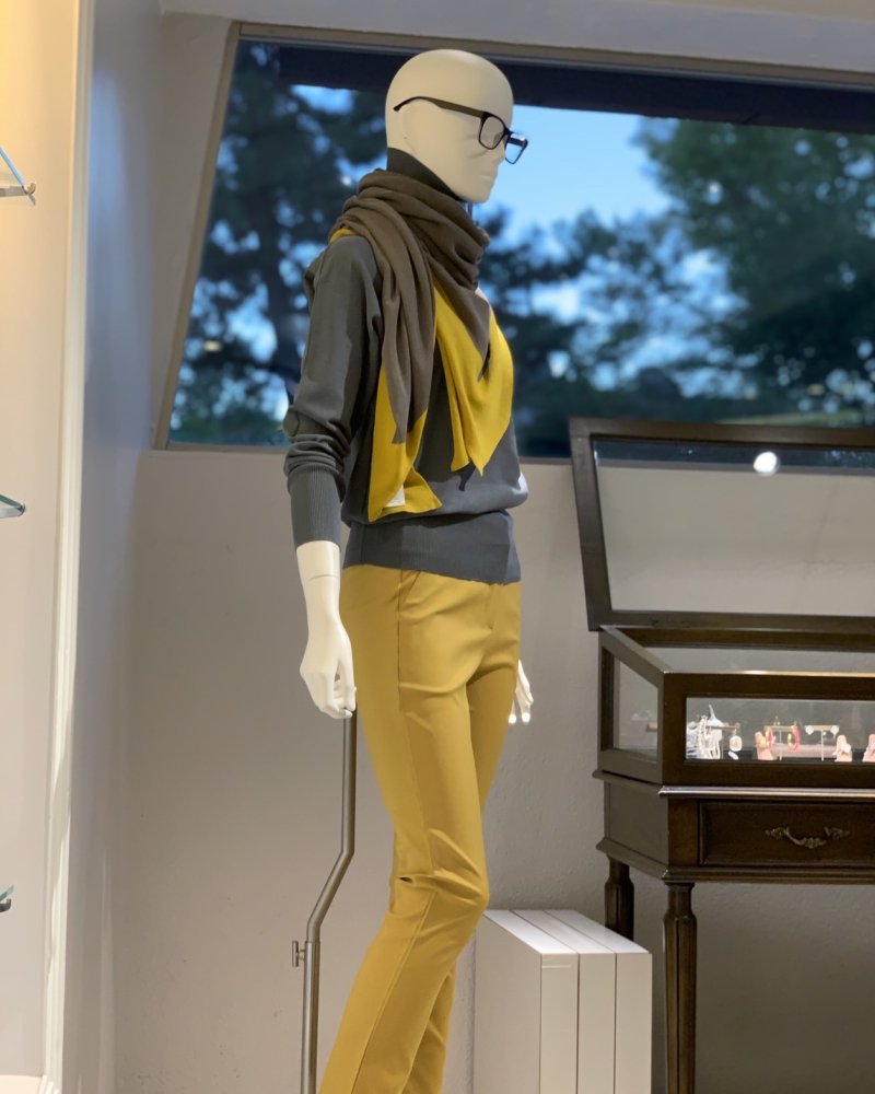 フロントダーツ細ストレッチパンツ(限定色:マスタード)