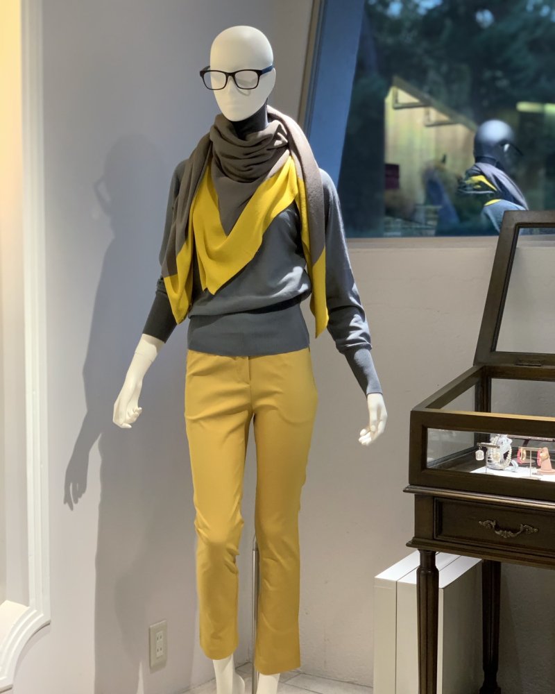 フロントダーツ細ストレッチパンツ(限定色:マスタード)