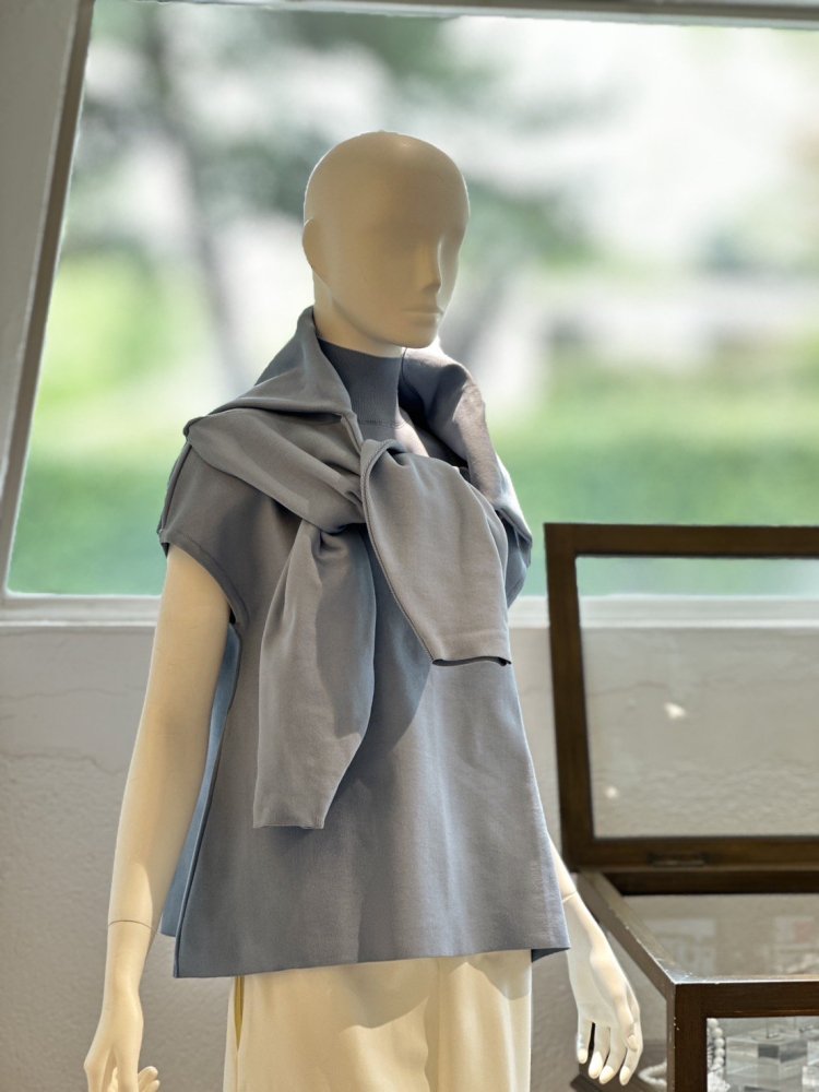 ハイネックフレンチAラインニット(ブルーグレー)