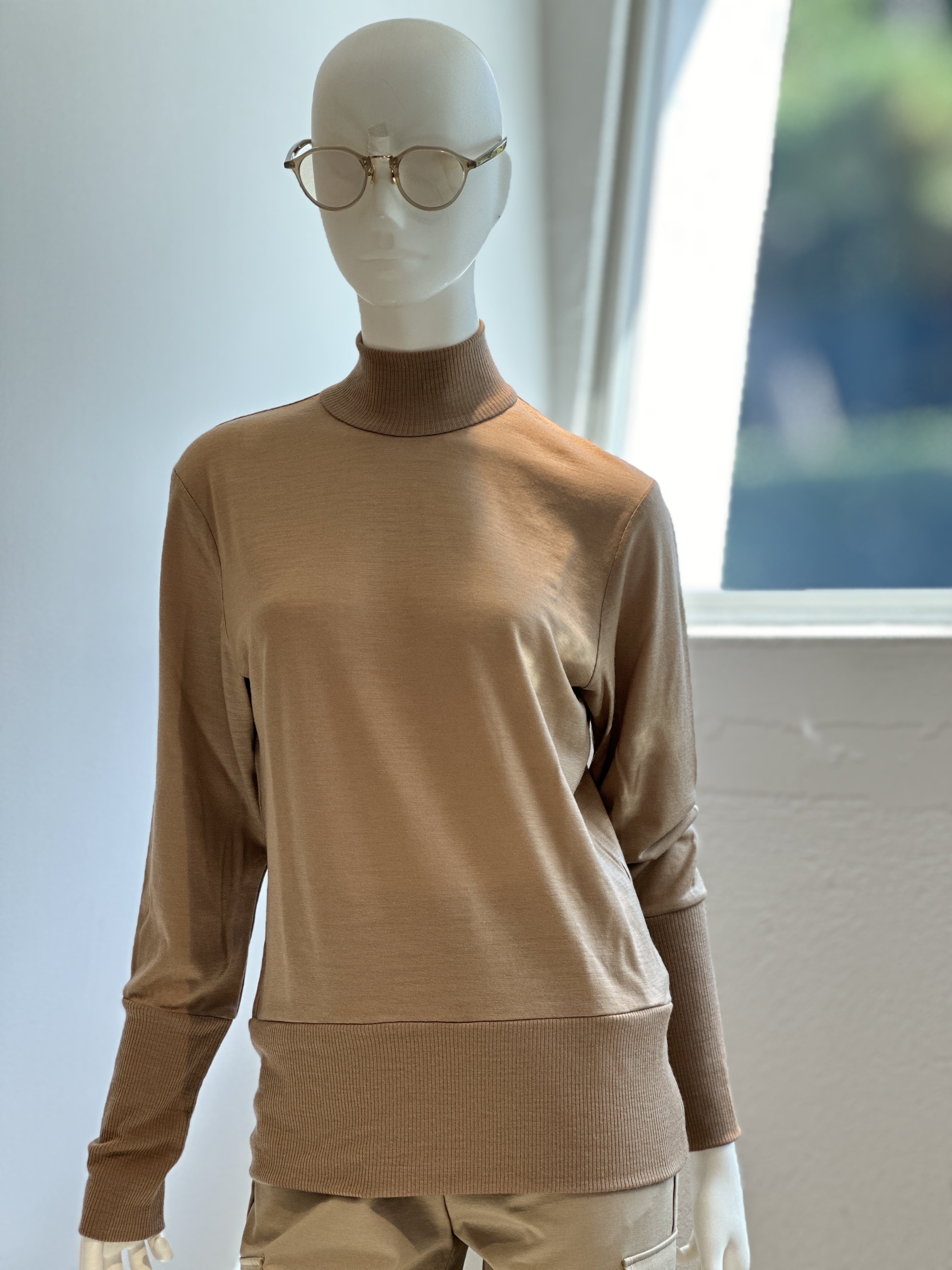 ニットカットリヴハイネック(キャメル)