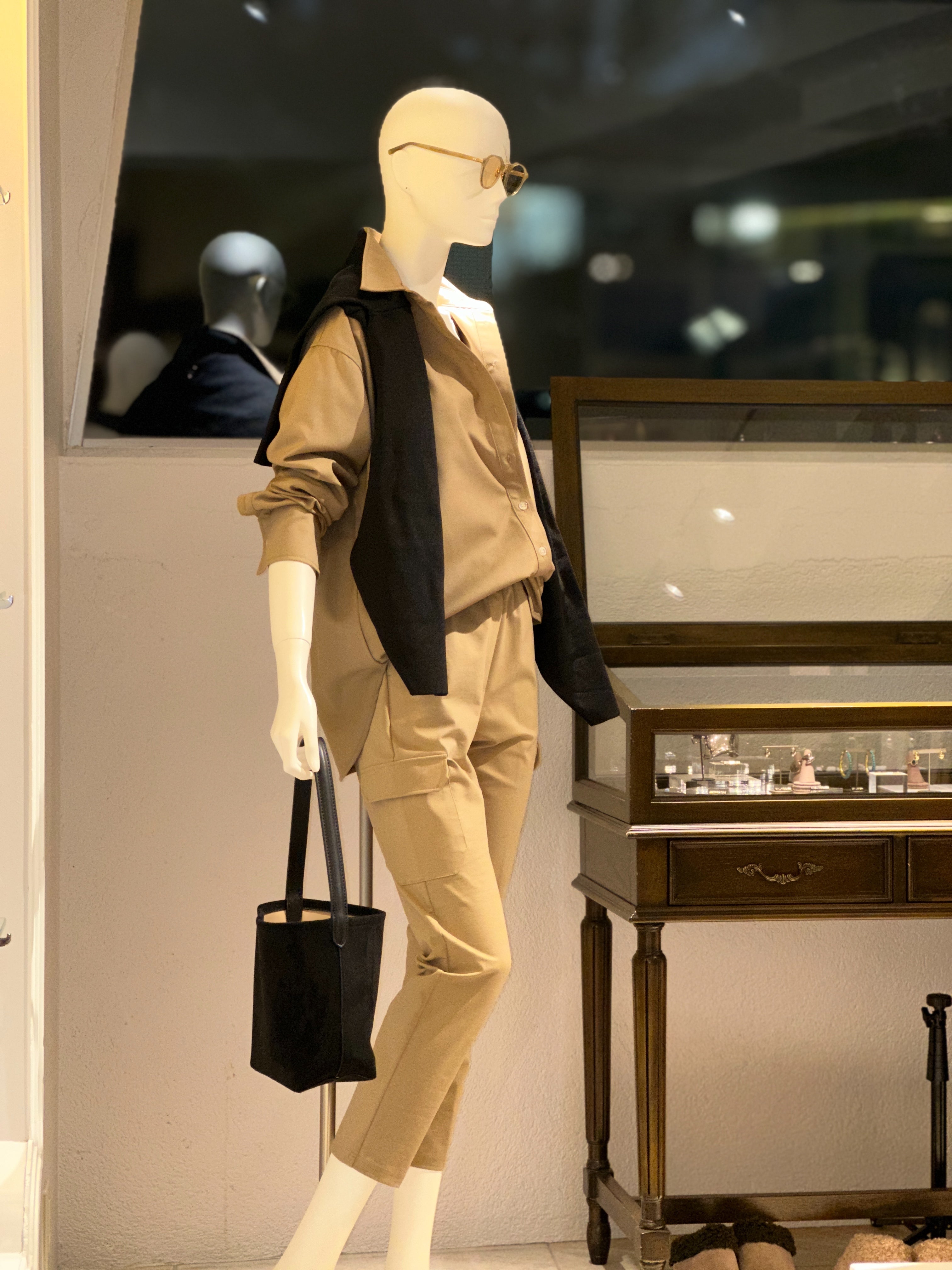 【コーデセット】ショートカーディガン×プレーンシャツ×カーゴクロップドパンツ