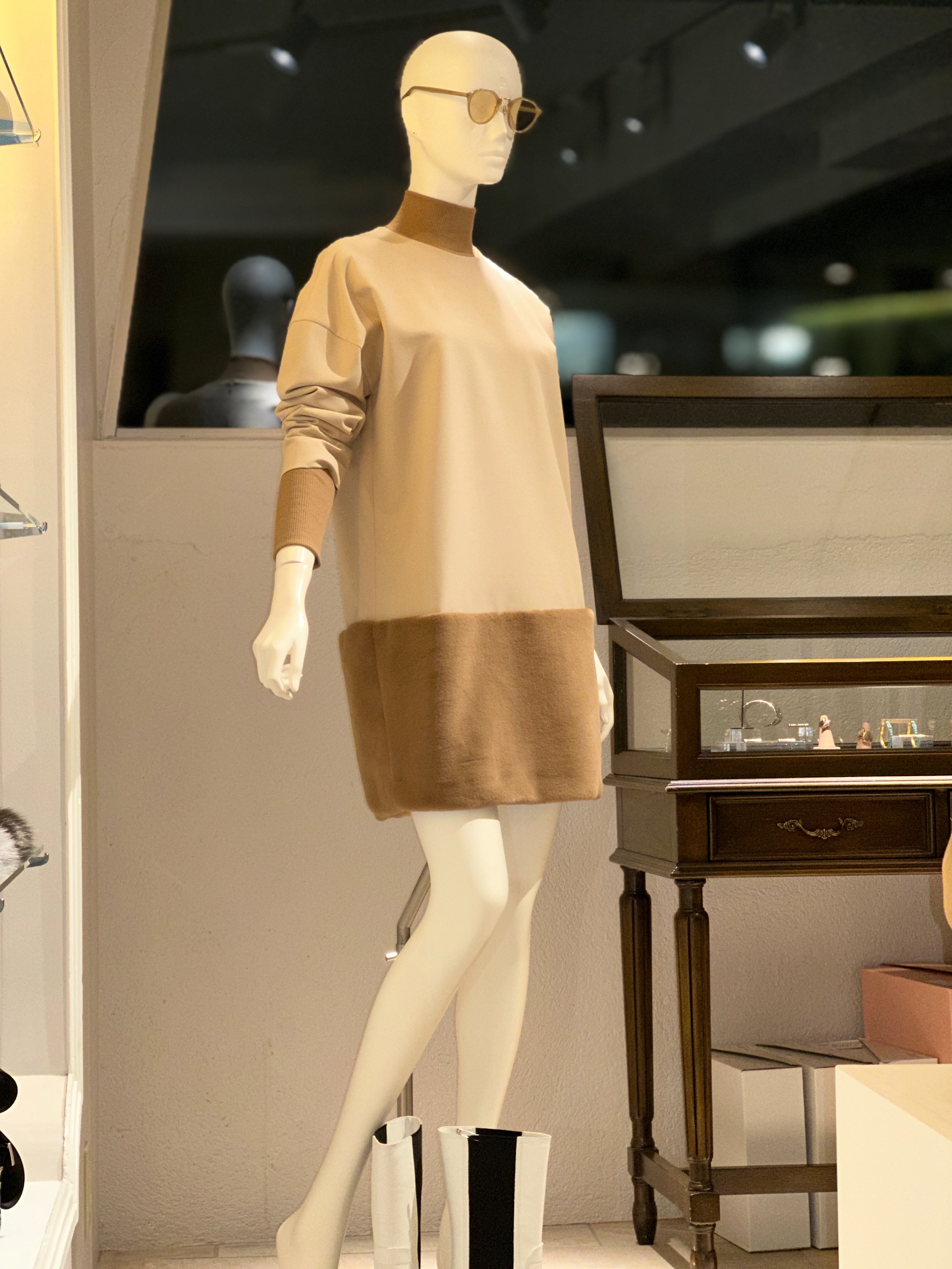 【コーデセット】ニットカットリヴハイネック×裾ファーワンピース
