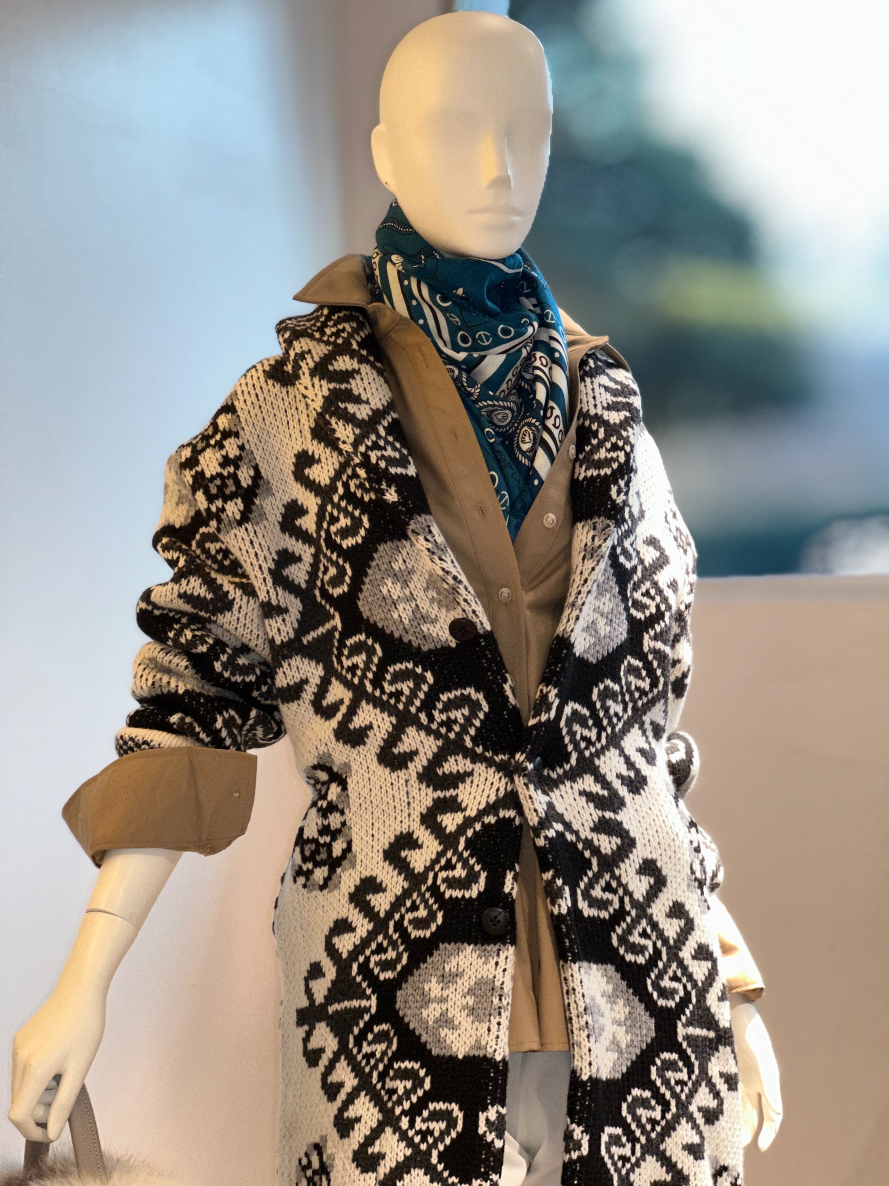 【コーデセット】カシミアシルクストール×オルテガコート×カーゴクロップドパンツ×プレーンシャツ