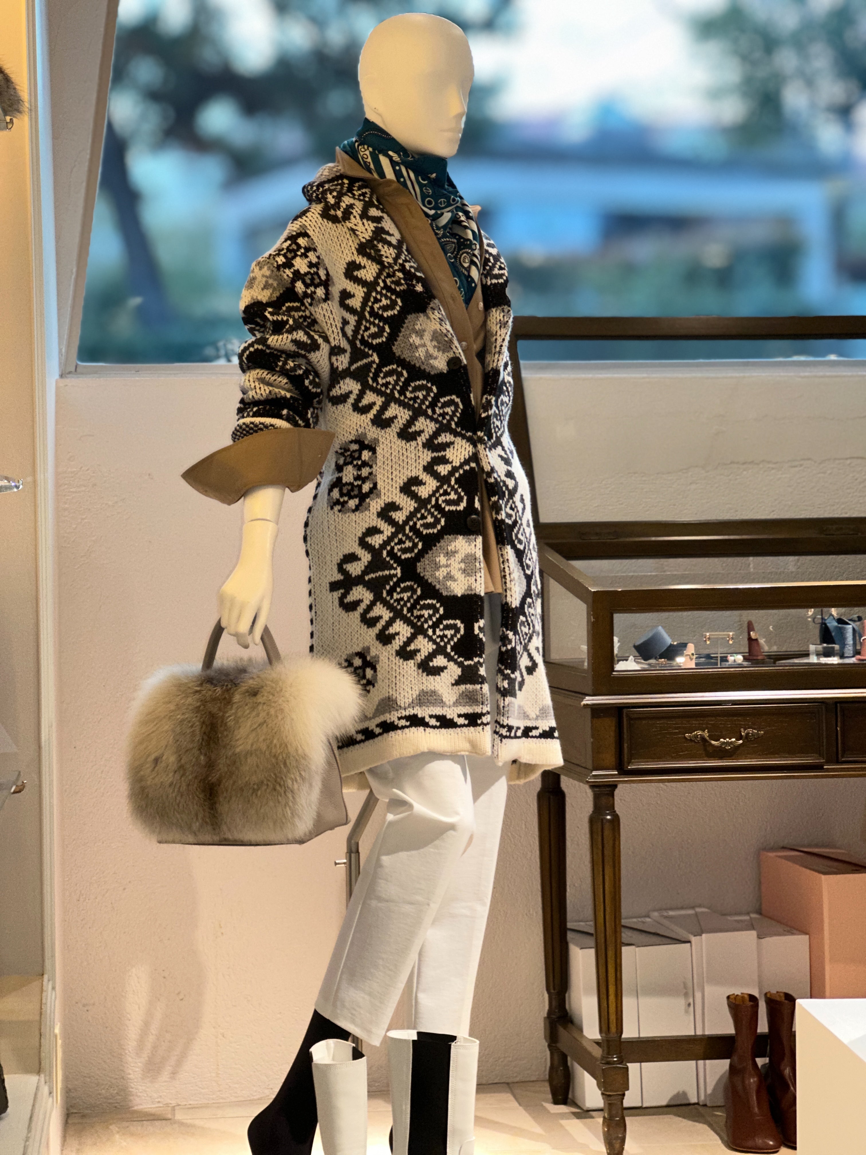 【コーデセット】カシミアシルクストール×オルテガコート×カーゴクロップドパンツ×プレーンシャツ