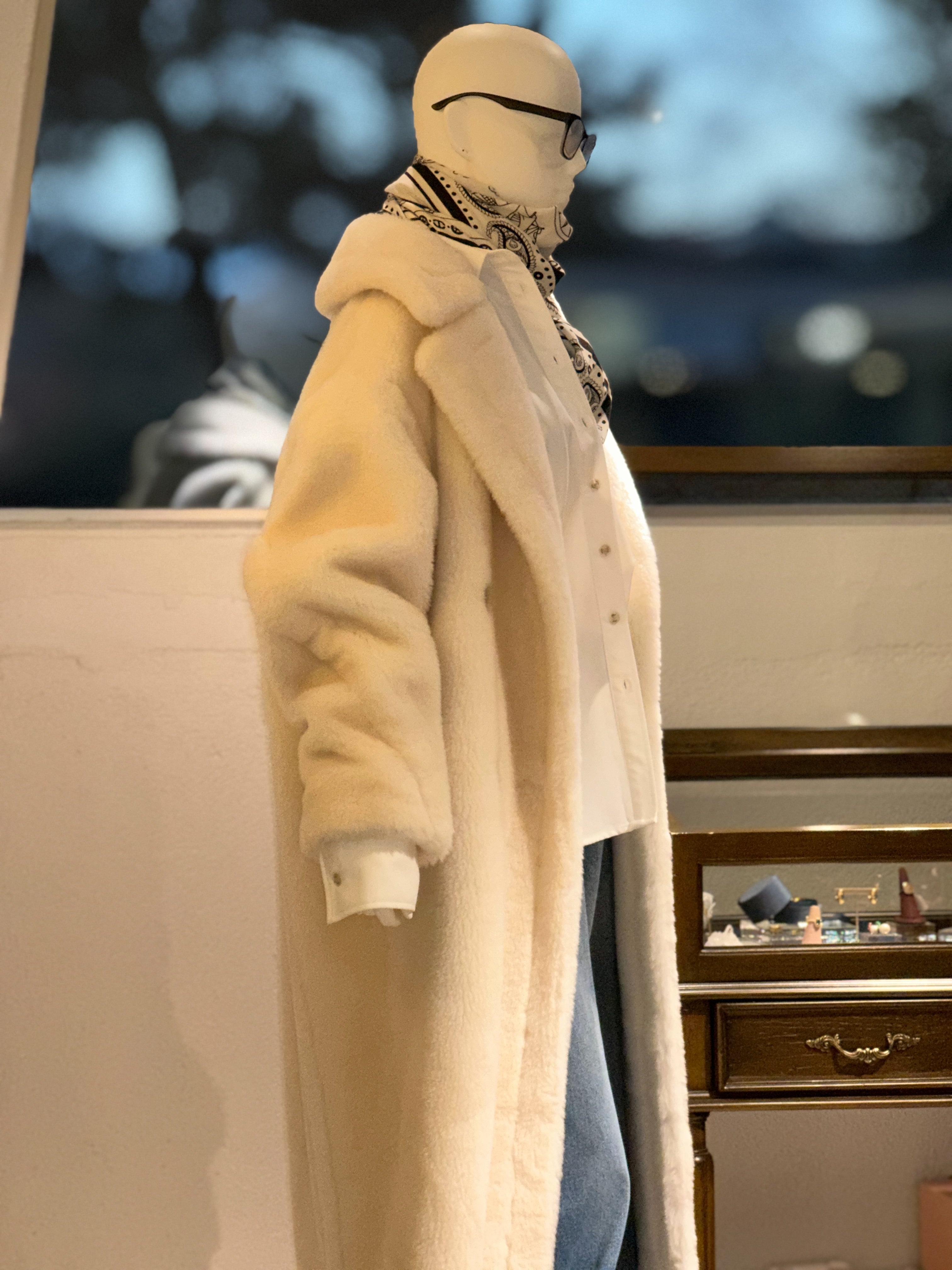 【コーデセット】ウールボアコート×カシミアシルクストール×プレーンシャツ×ワイドデニム