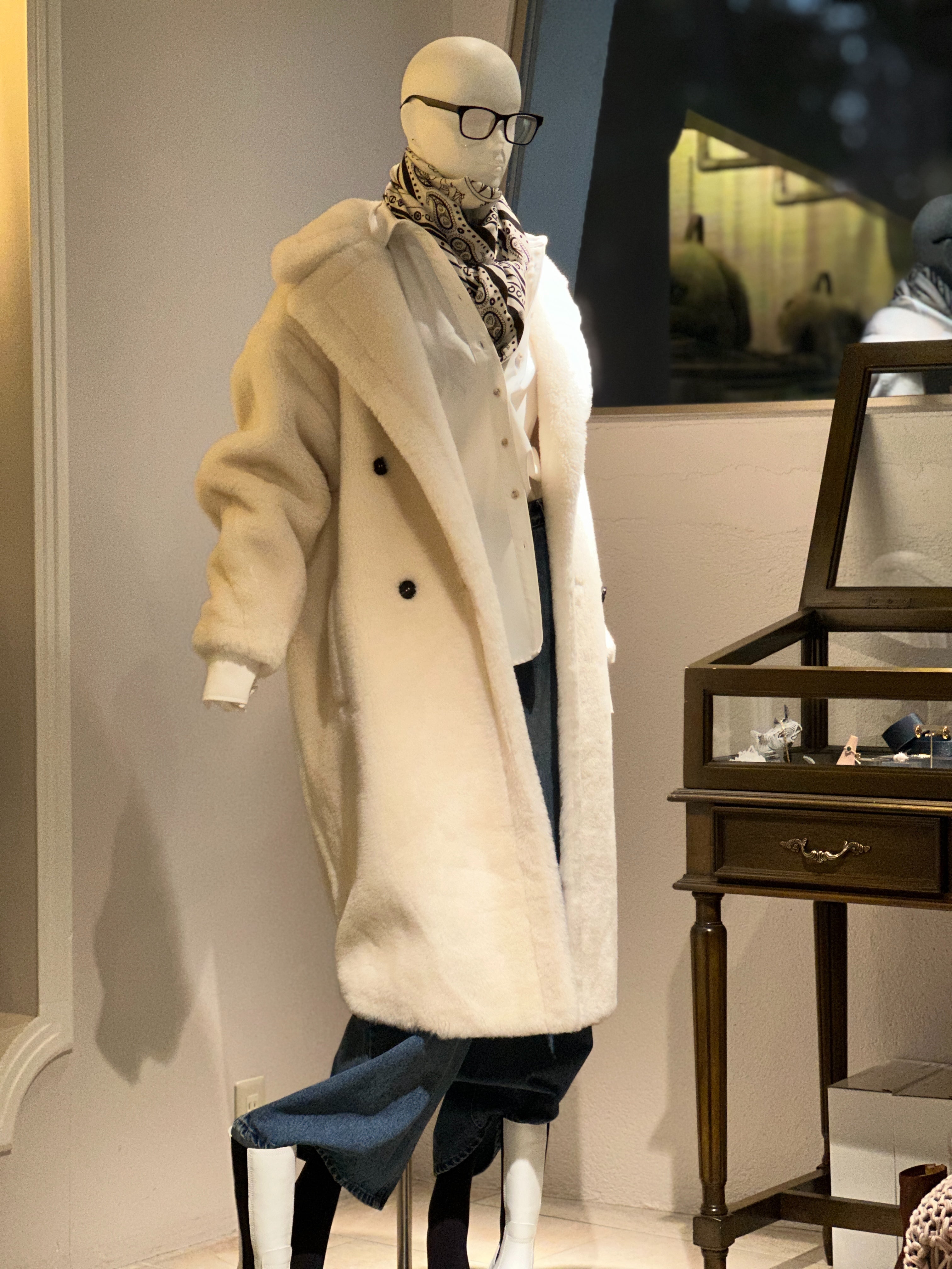 【コーデセット】ウールボアコート×カシミアシルクストール×プレーンシャツ×ワイドデニム