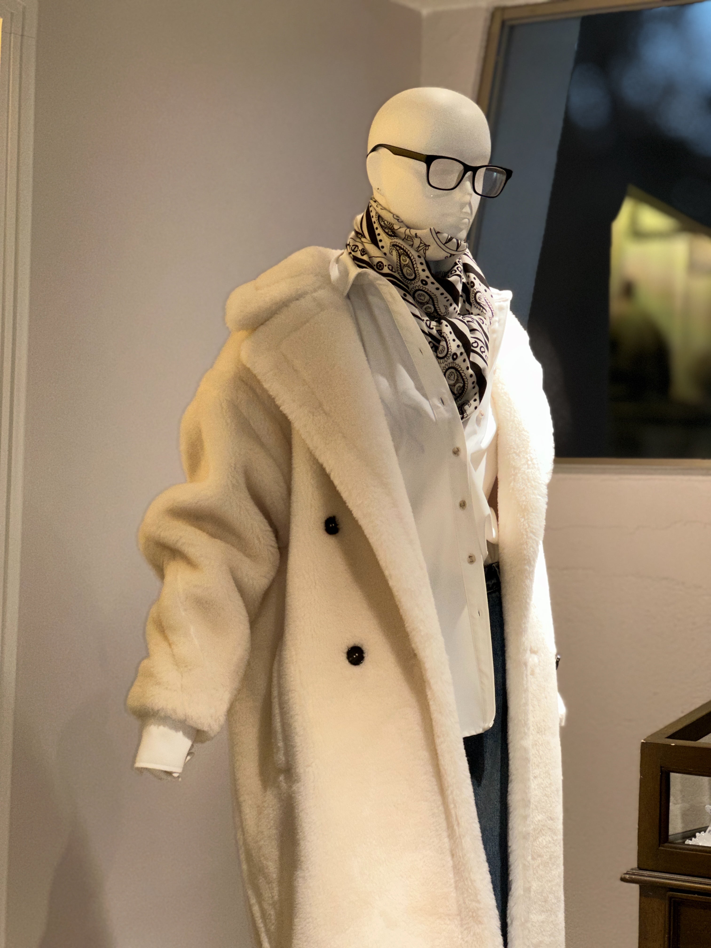 【コーデセット】ウールボアコート×カシミアシルクストール×プレーンシャツ×ワイドデニム