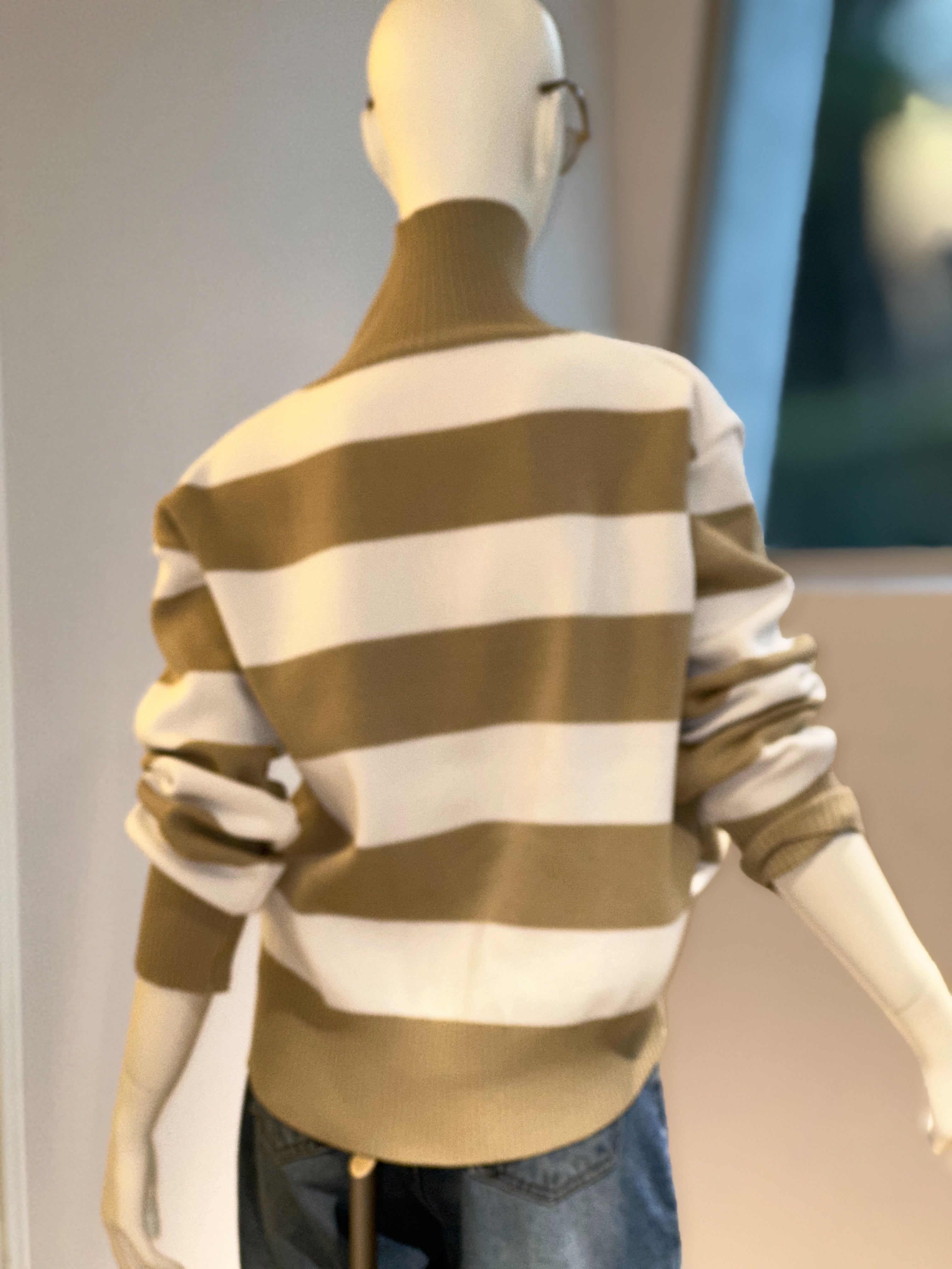 ハイネックザックリニット(ベージュ×ホワイト)