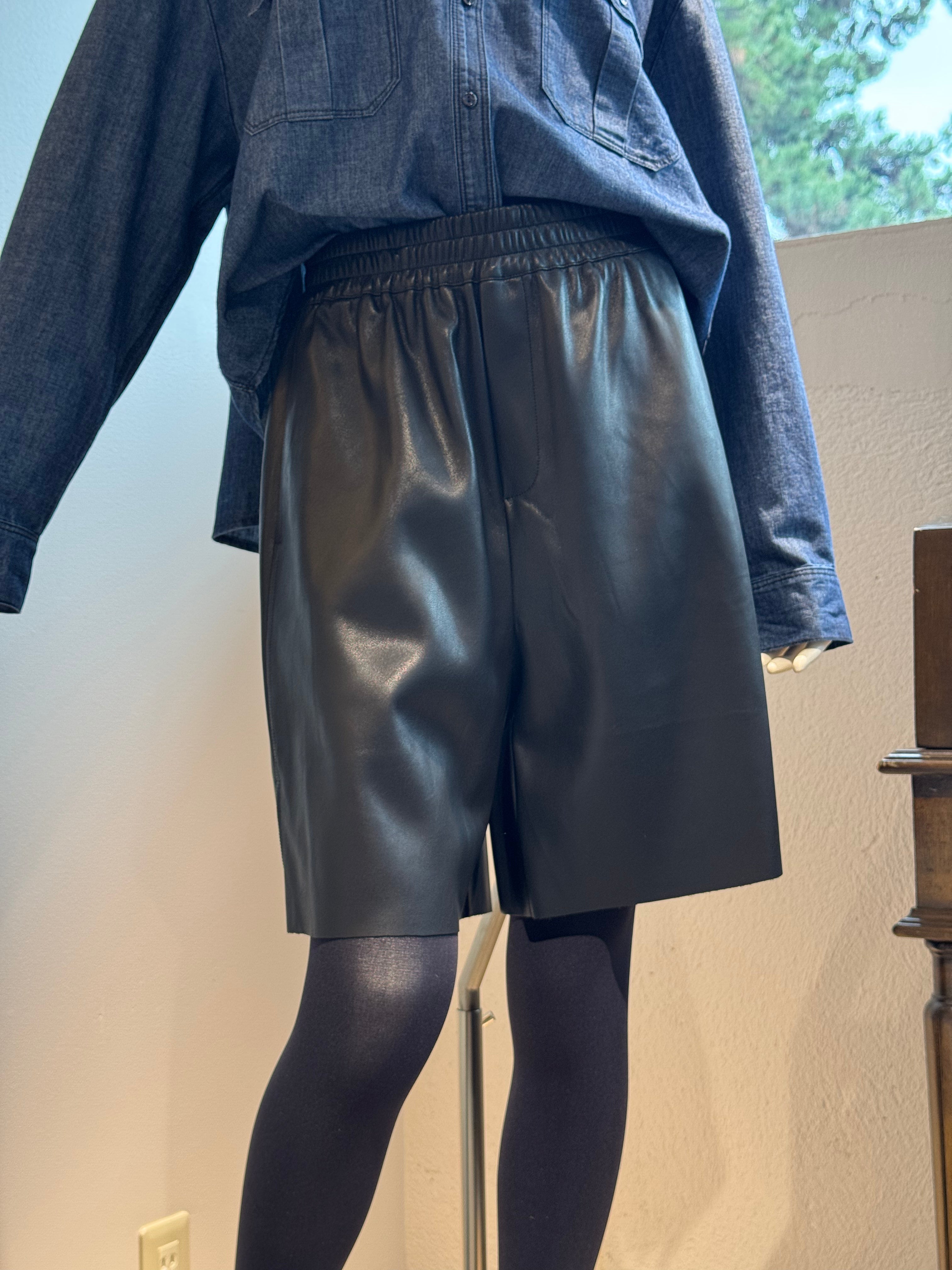 フェイクレザーショートパンツ(ブラック)