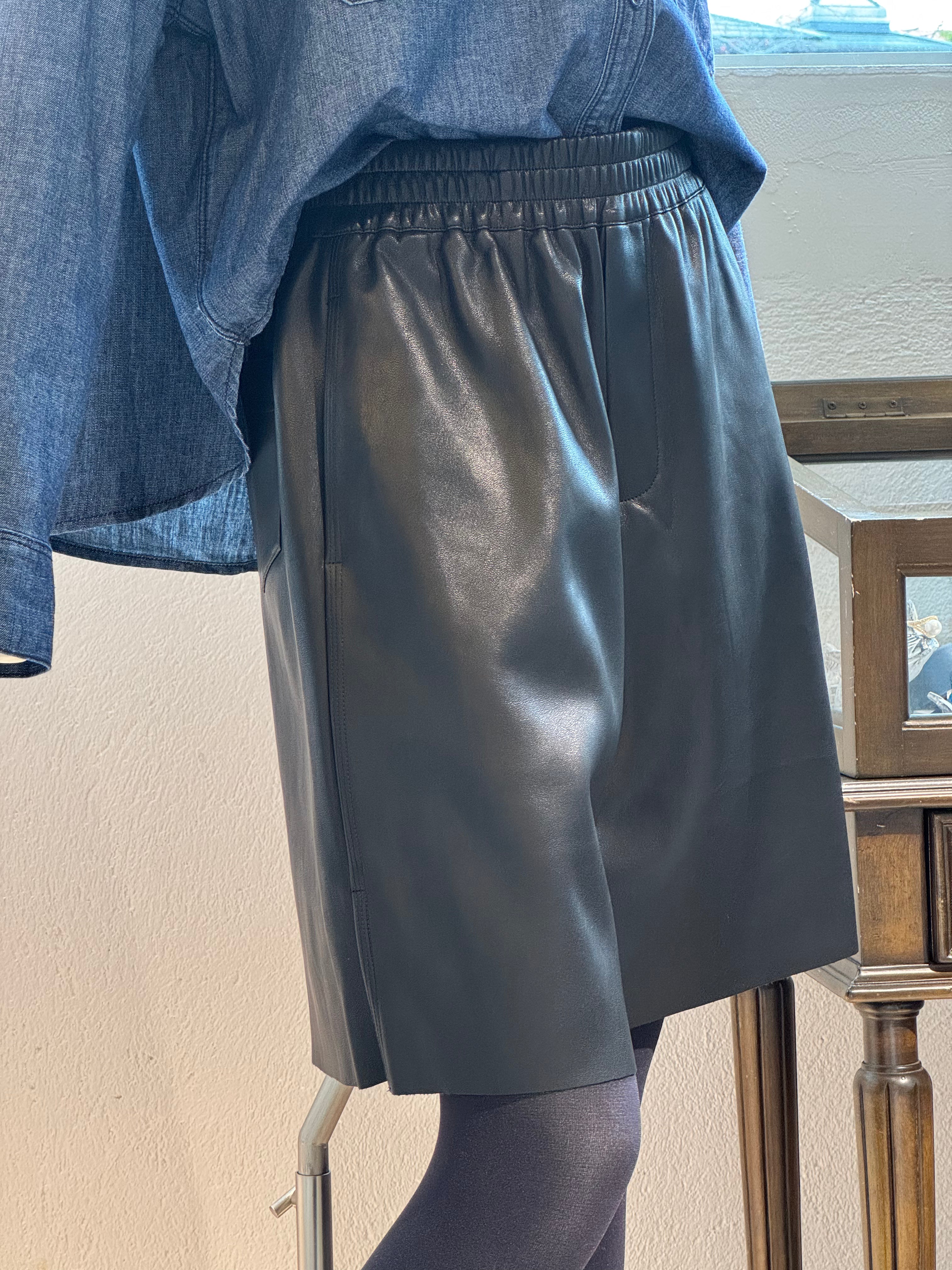 フェイクレザーショートパンツ(ブラック)