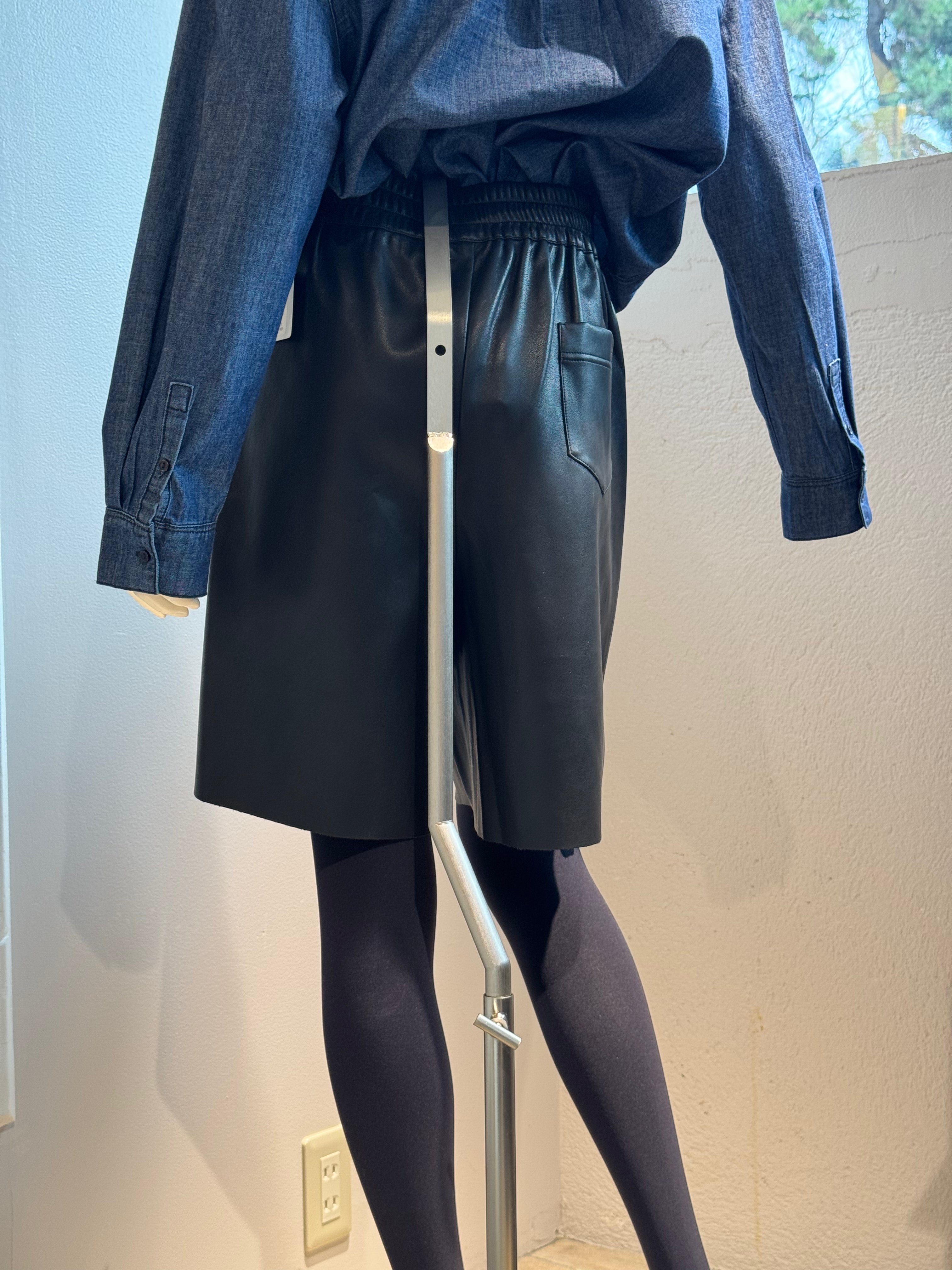 フェイクレザーショートパンツ(ブラック)
