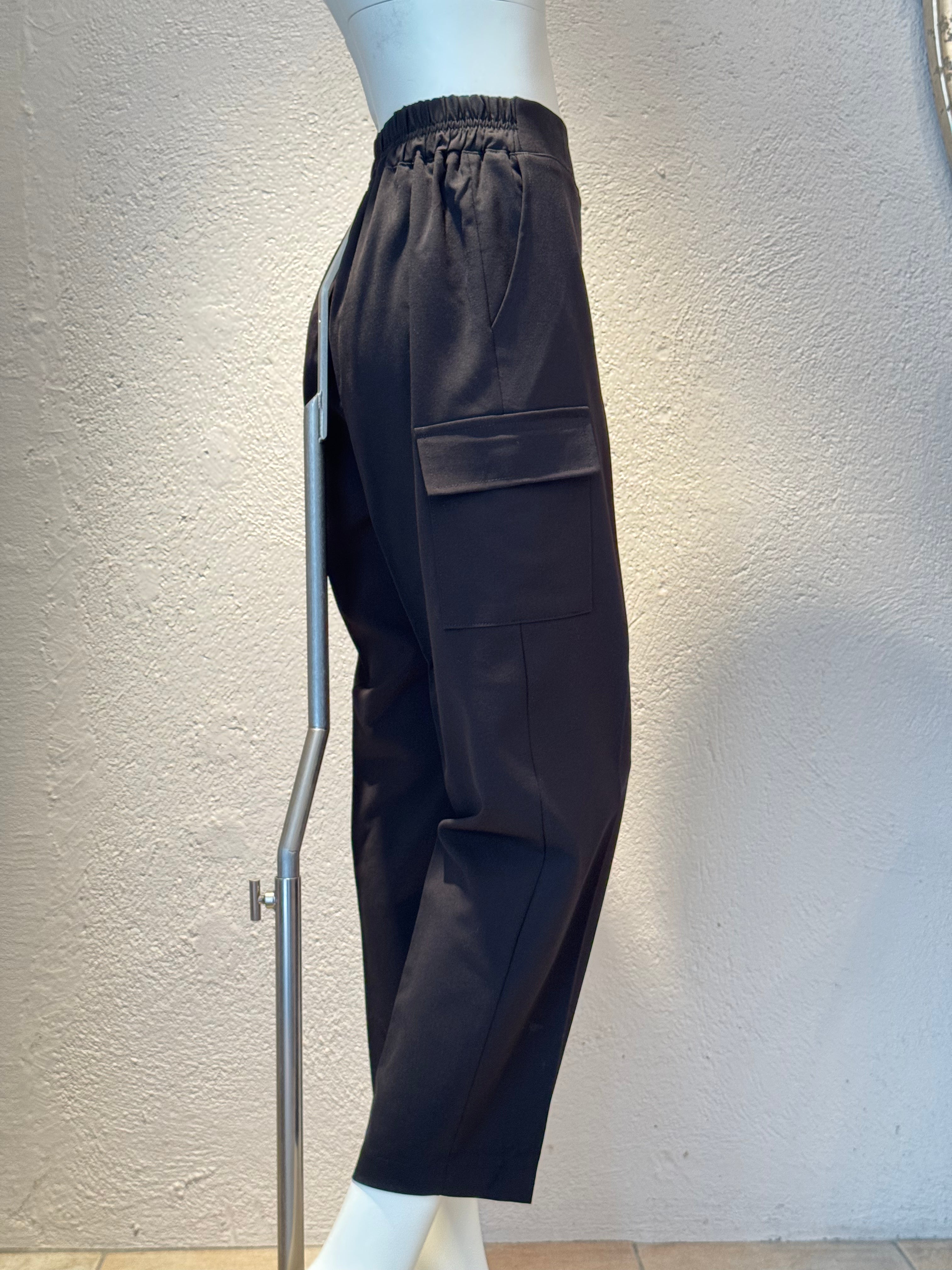 クロップドカーゴパンツ(ブラック)