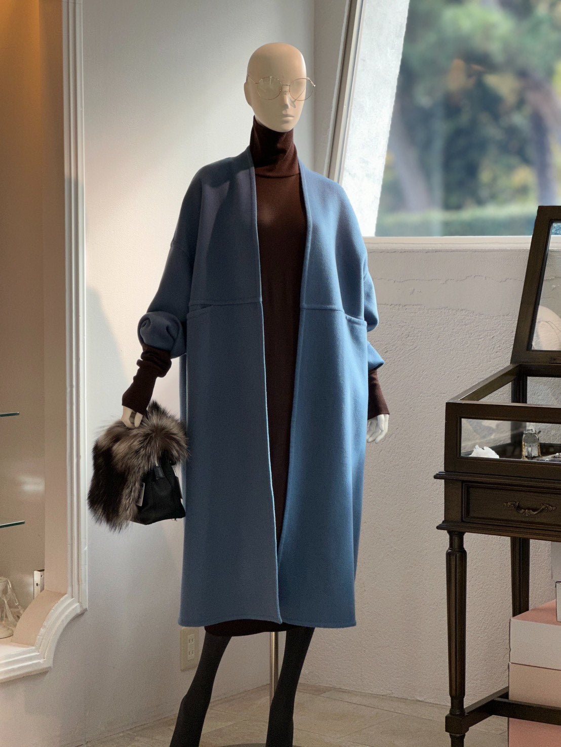 ノーカラーウールカシミヤコート(ブルー) – stylist-kurakuen