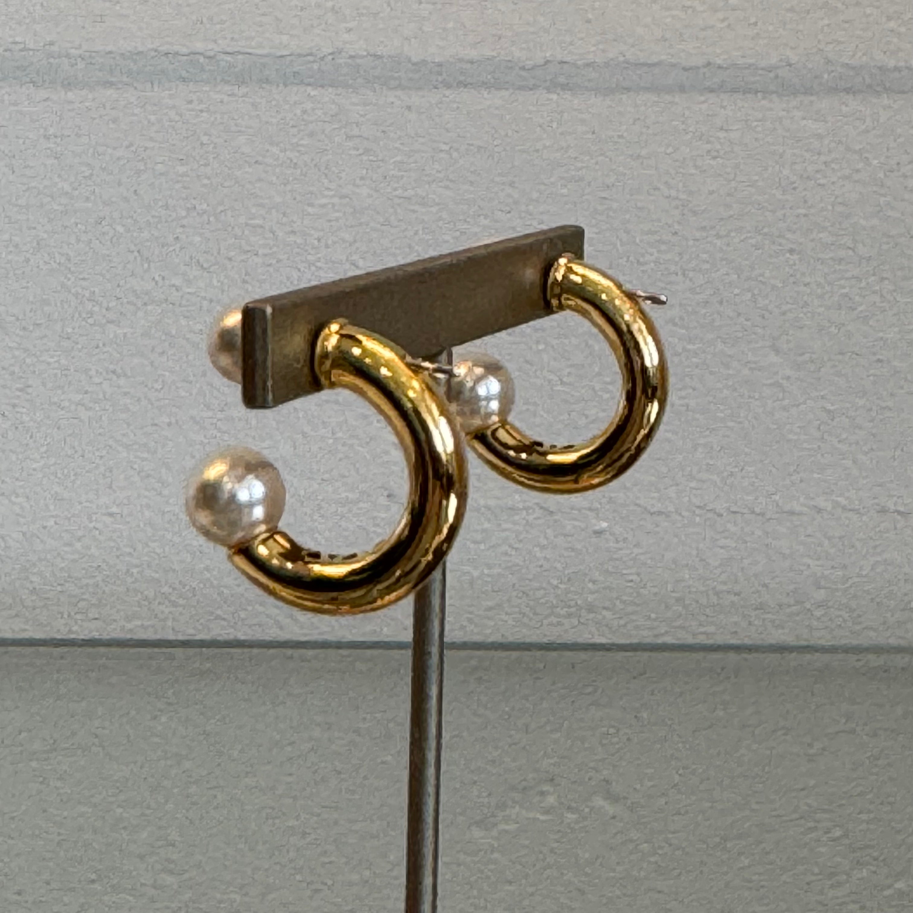 パールフープピアス(ゴールド)