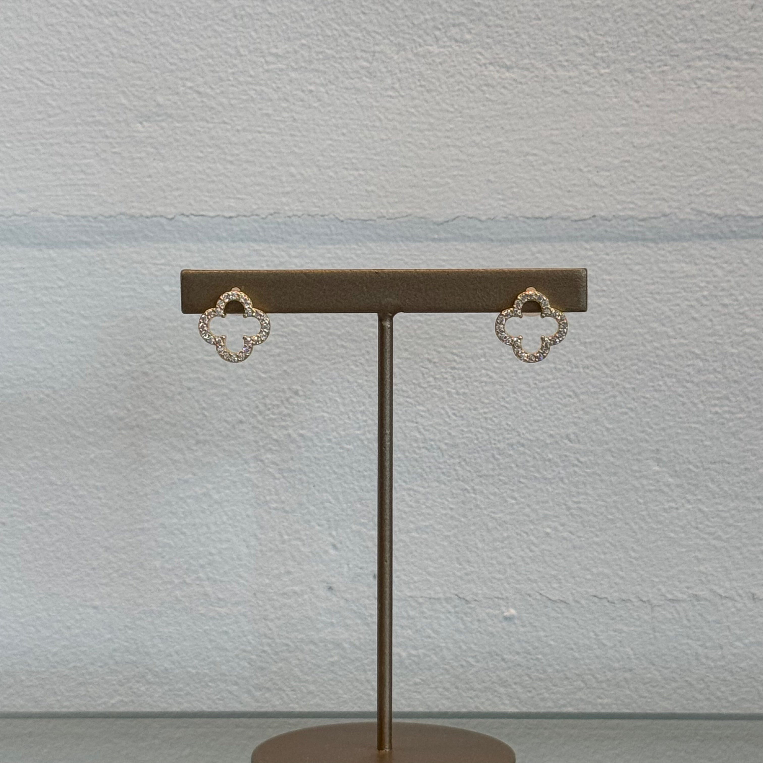 クローバーピアス(ゴールド)