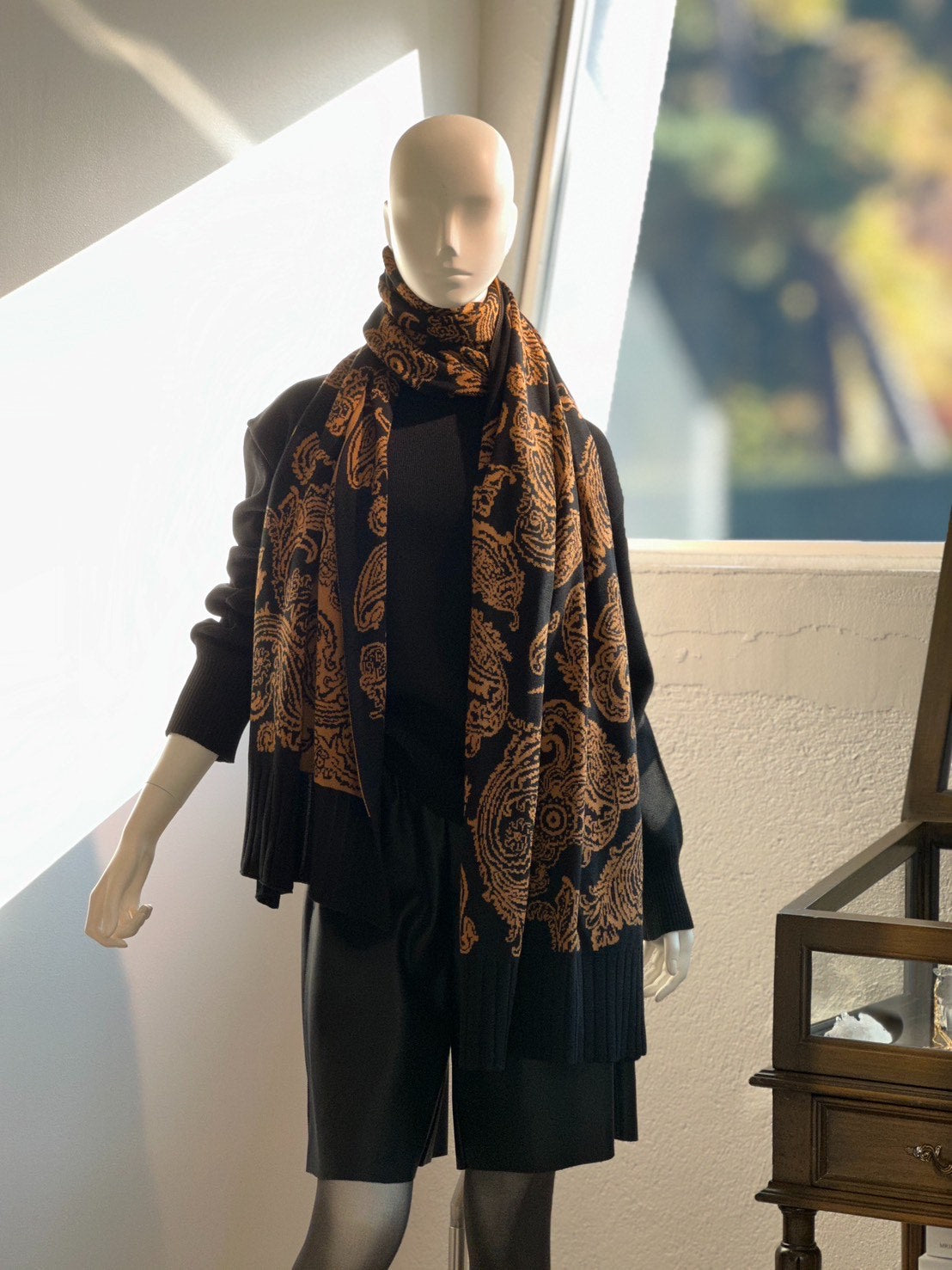 ペイズリーロングストール(ブラック×キャメル)