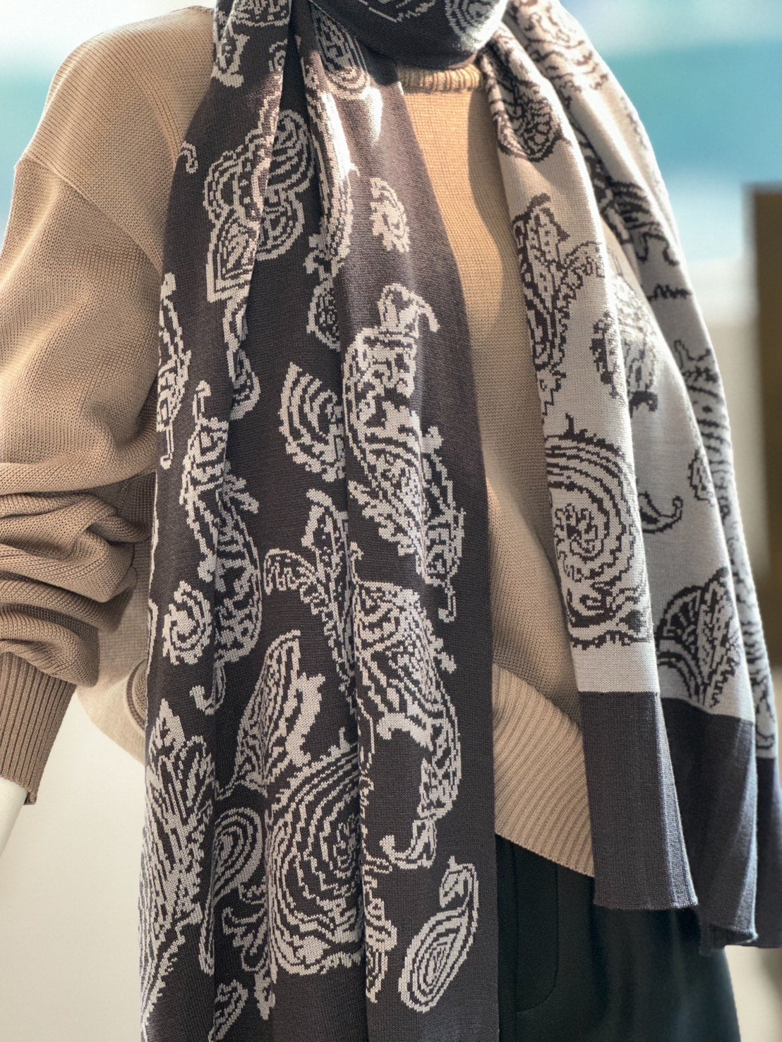 ペイズリーロングストール(ダークグレー×グレー)