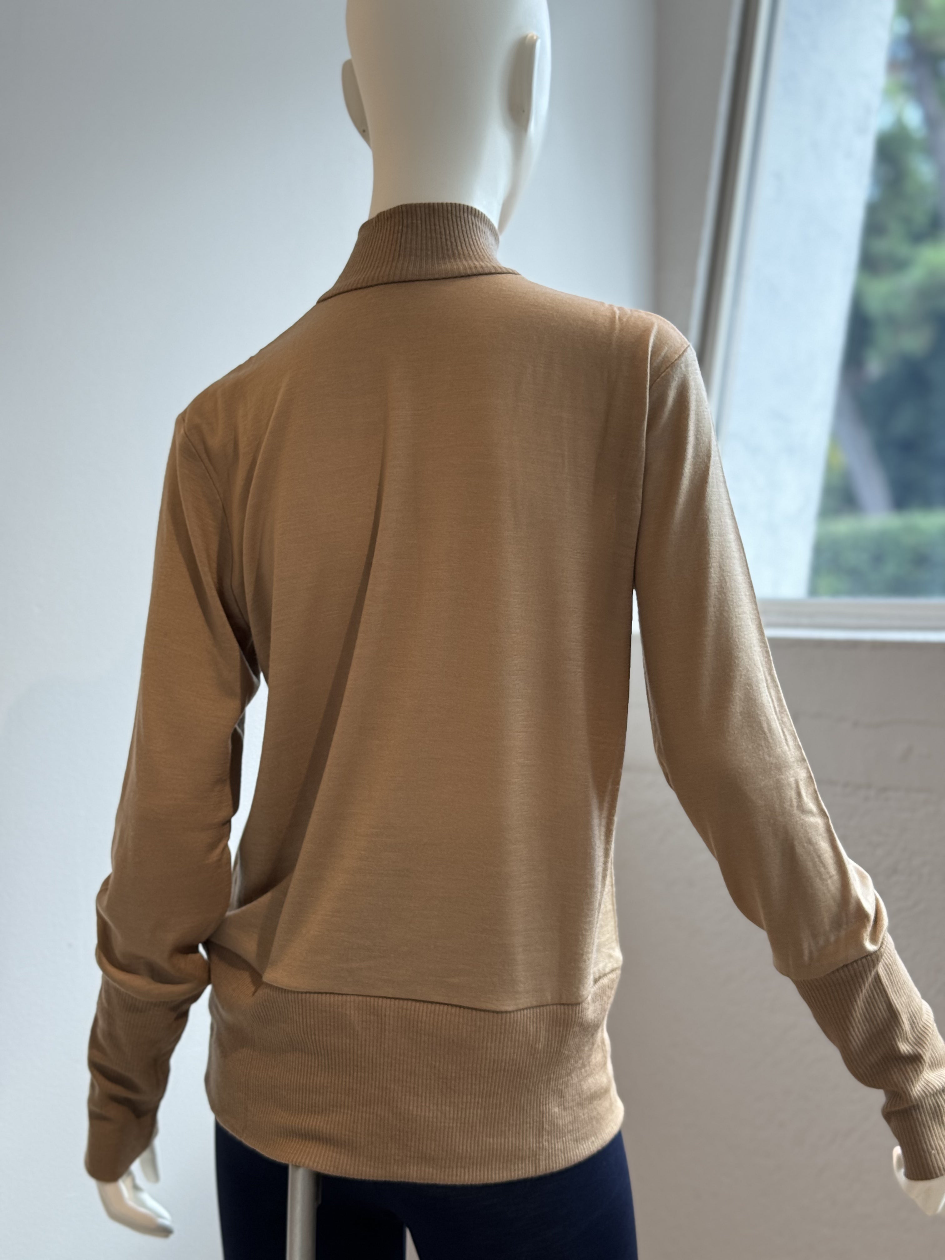 ニットカットリヴハイネック(キャメル)