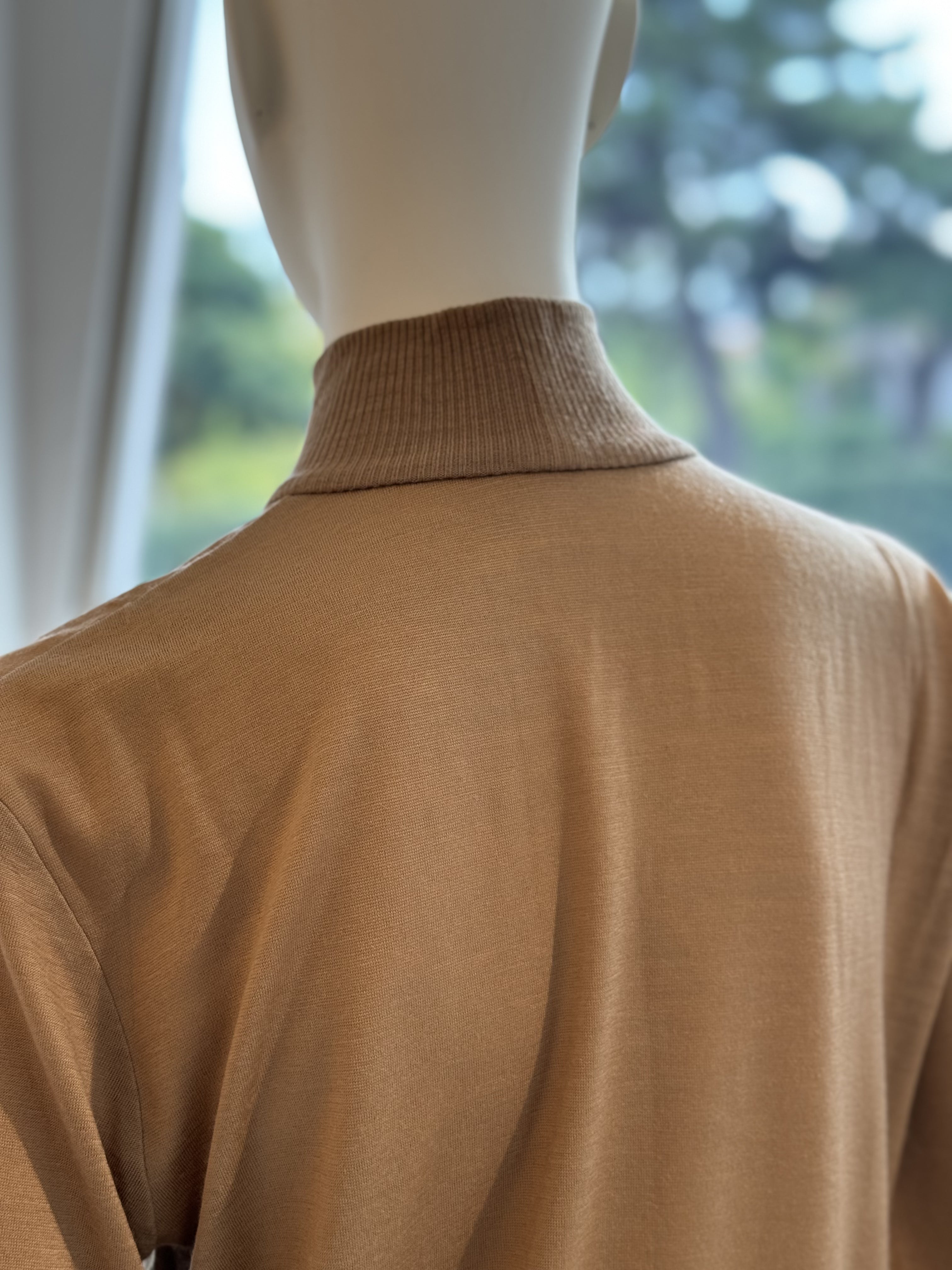 ニットカットリヴハイネック(キャメル)