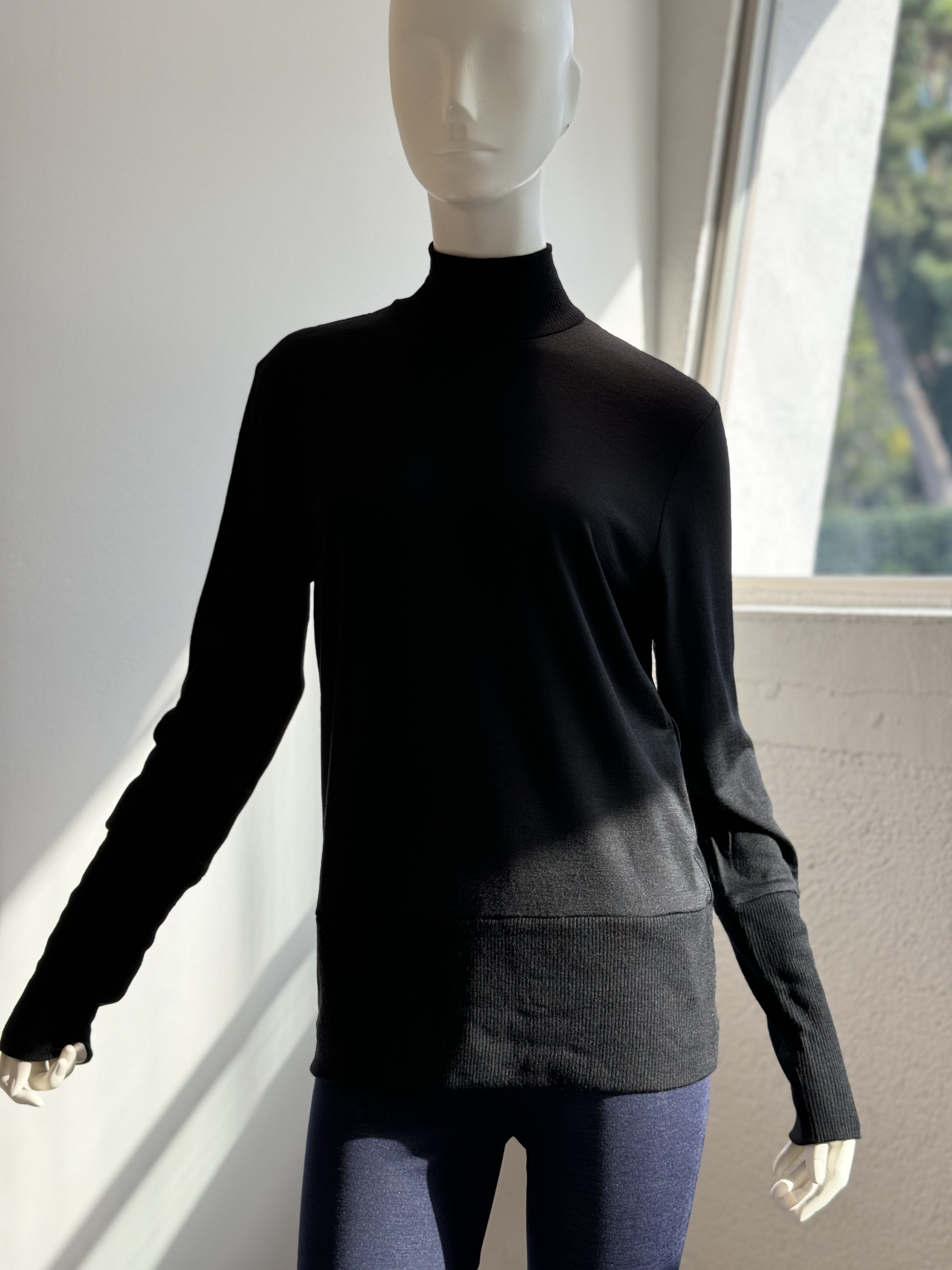 ニットカットリヴハイネック (ブラック)