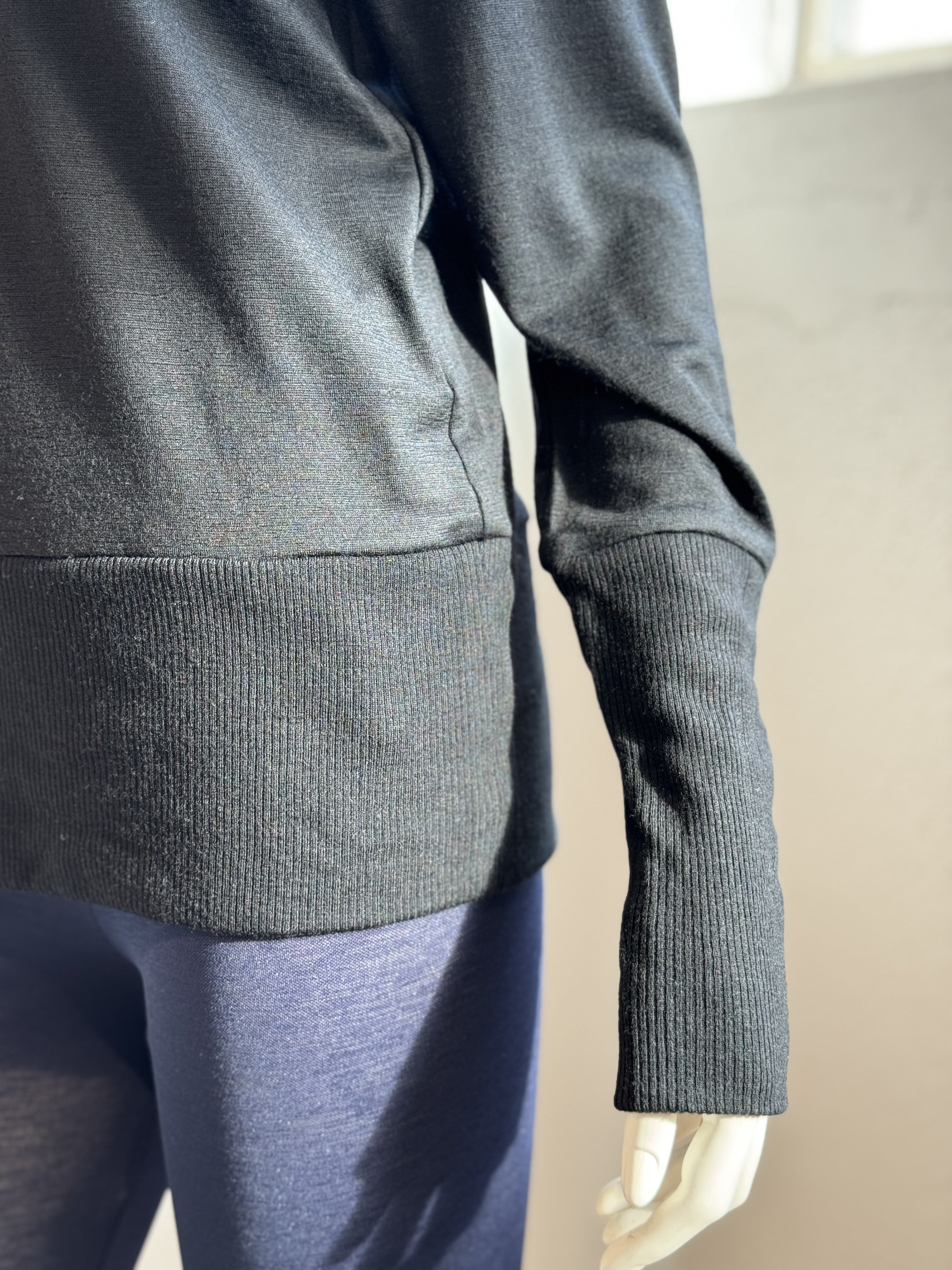 ニットカットリヴハイネック (ブラック)