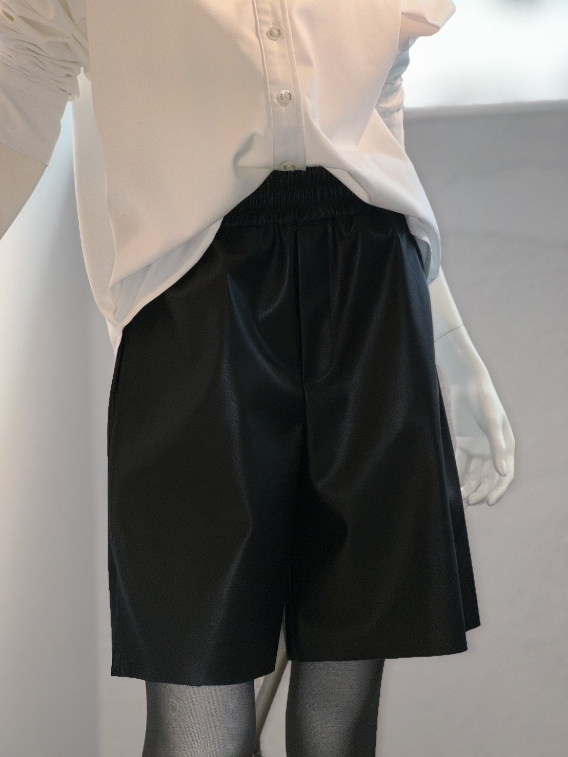 フェイクレザーハーフパンツ – stylist-kurakuen