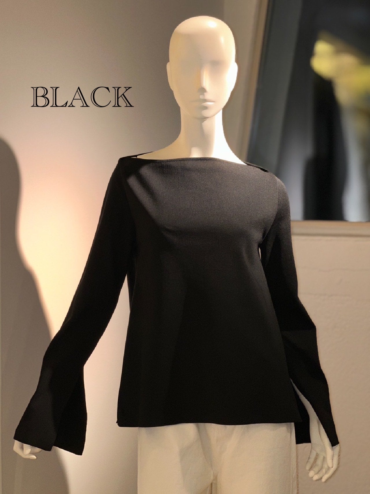 フィットテックボートネックニット