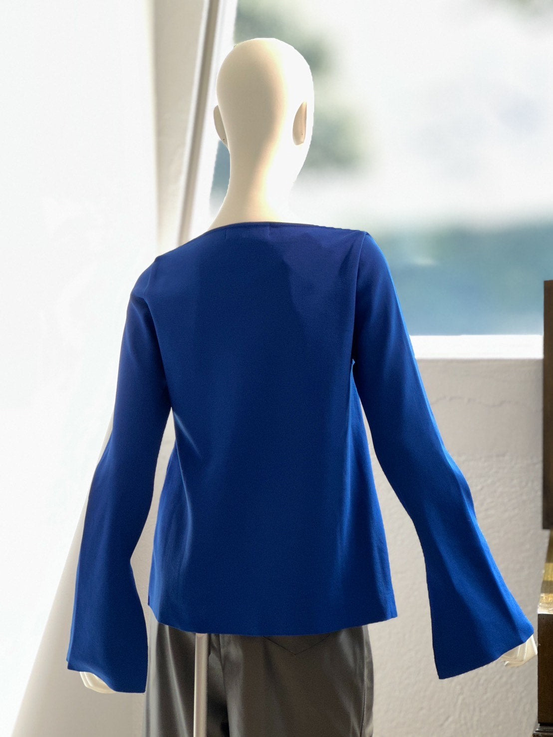 フィットテックボートネックニット