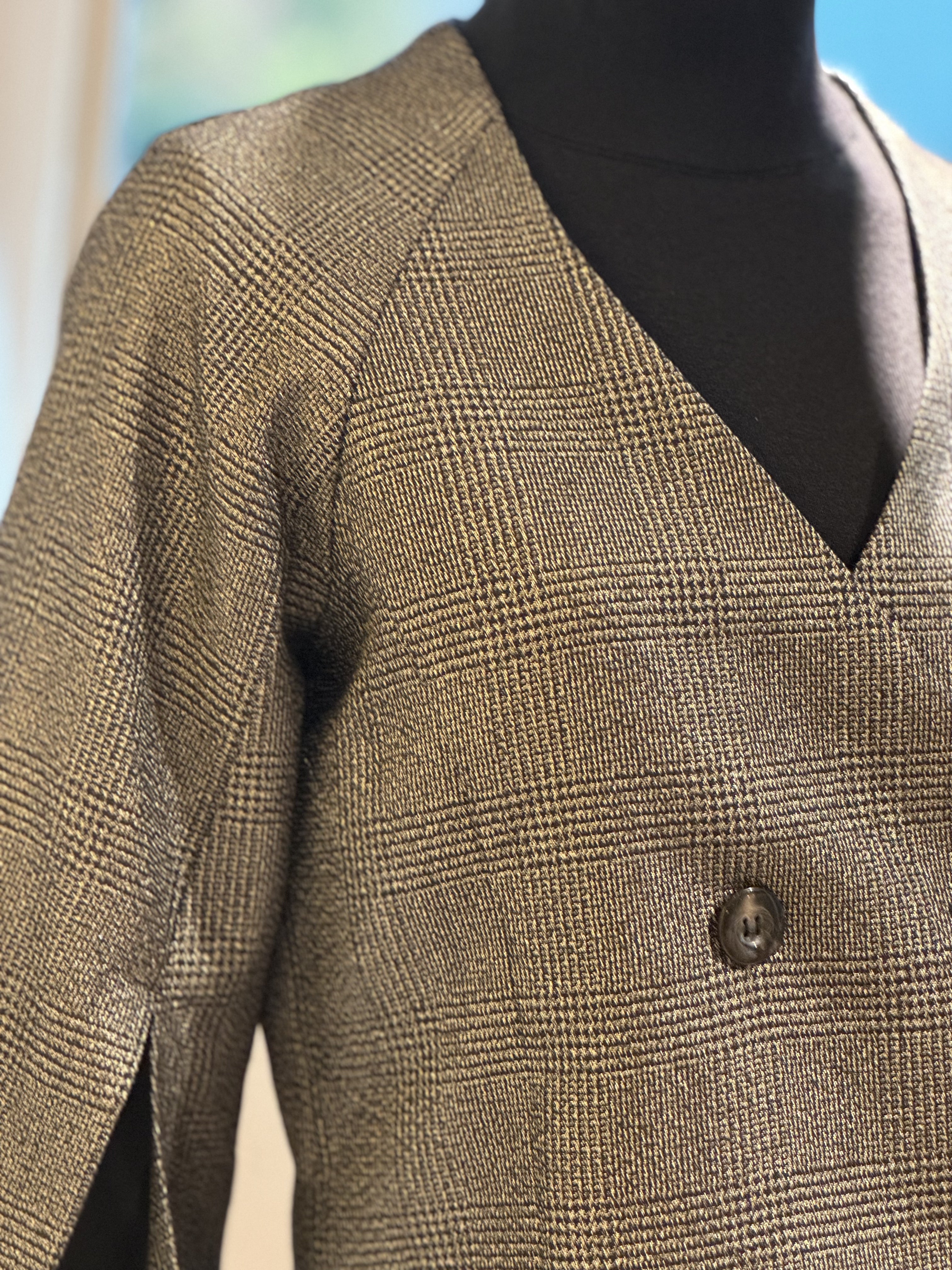 ラメ袖スリットジャケット(ブラックゴールド)