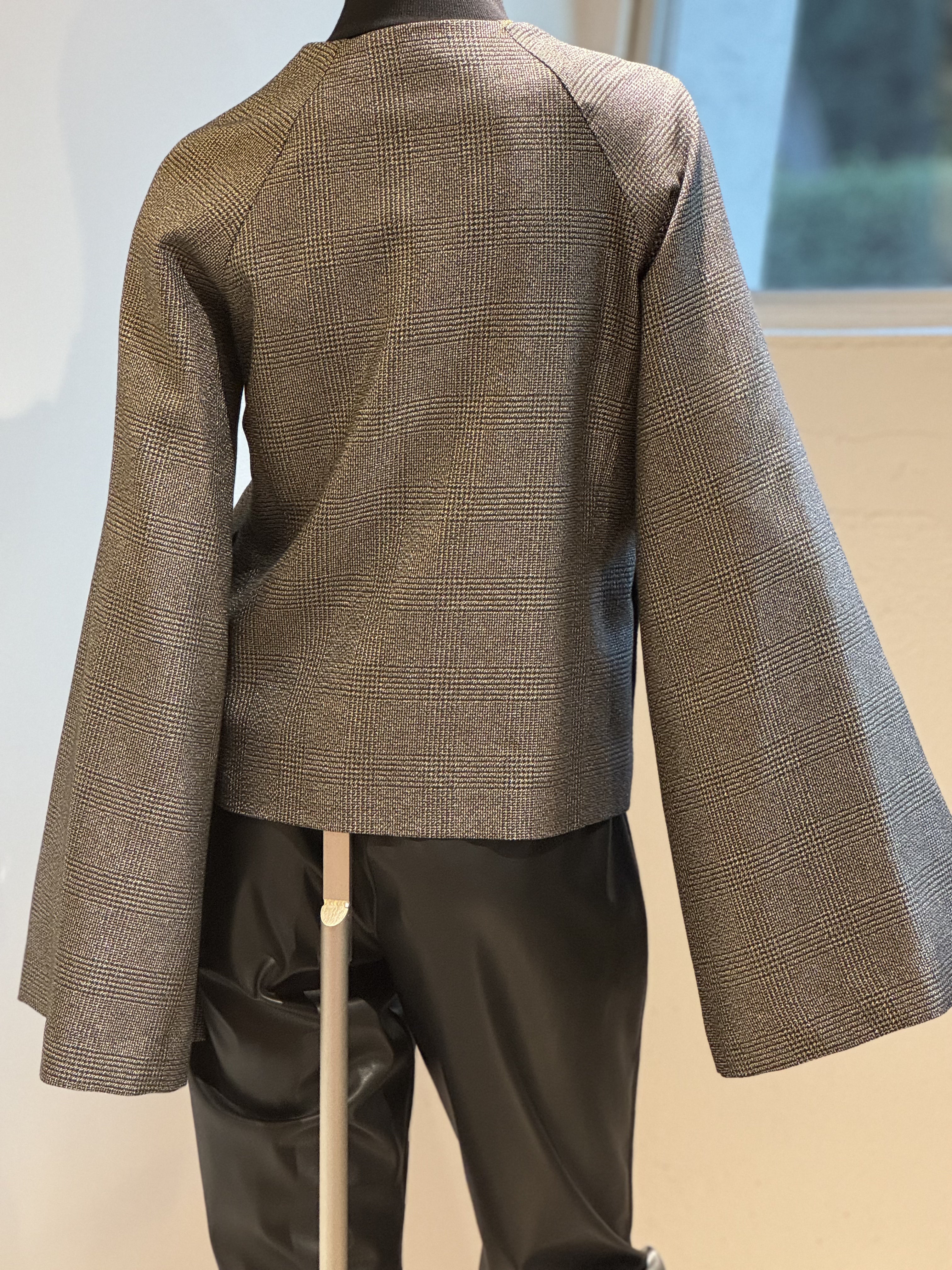 ラメ袖スリットジャケット(ブラックゴールド)