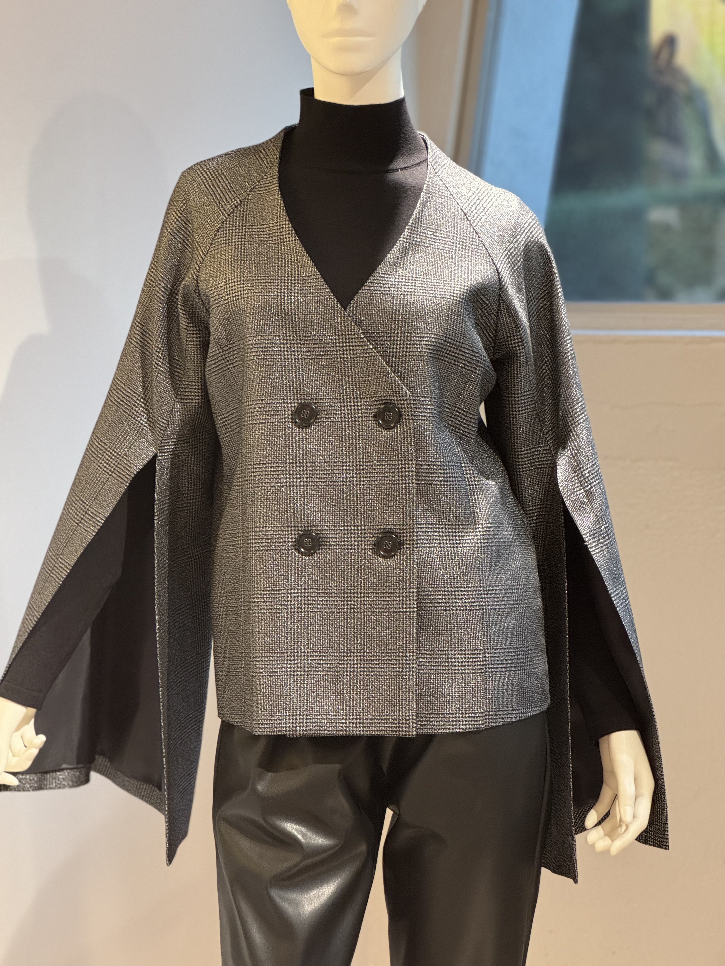 ラメ袖スリットジャケット(ブラックシルバー)