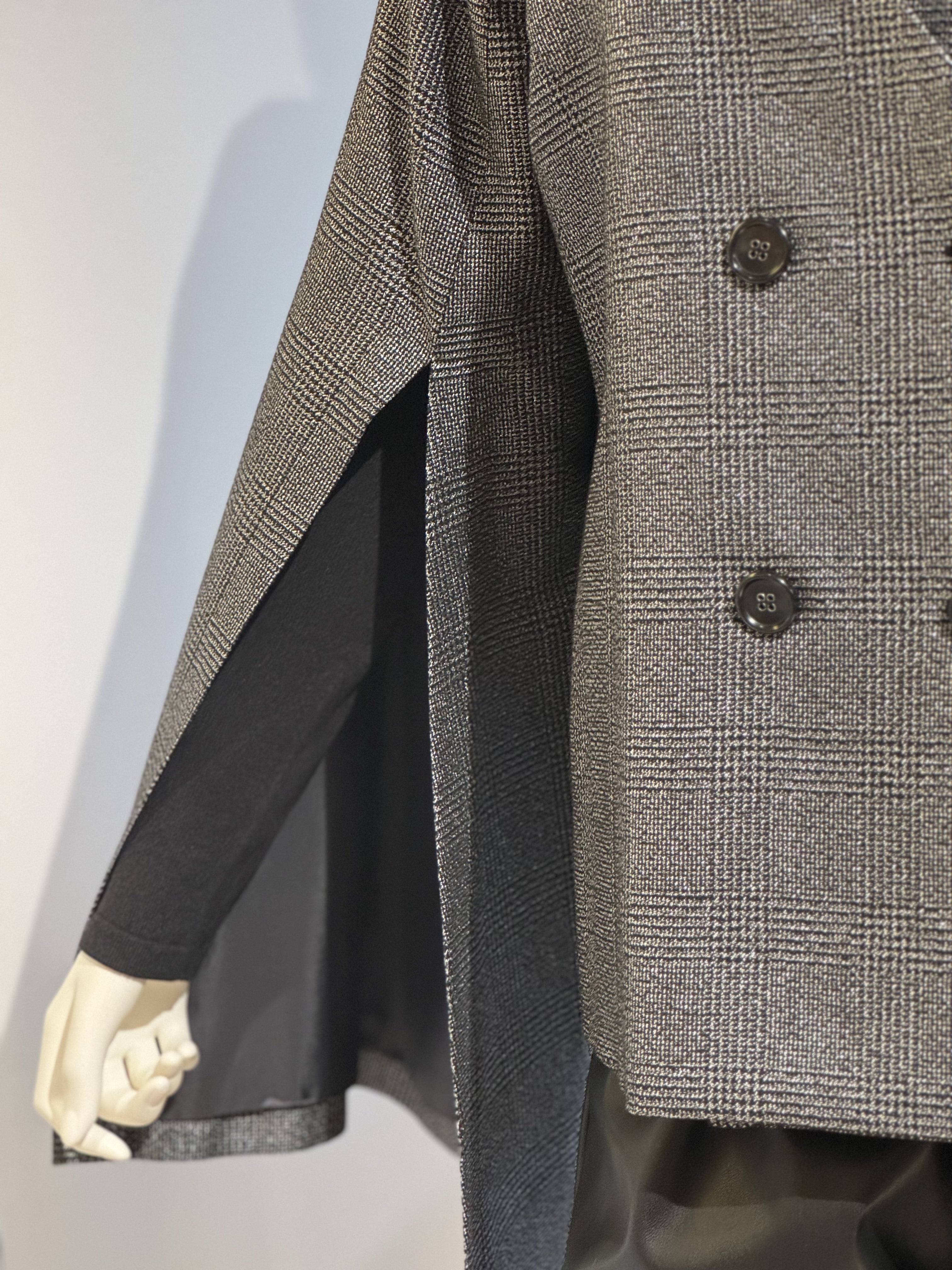 ラメ袖スリットジャケット(ブラックシルバー)