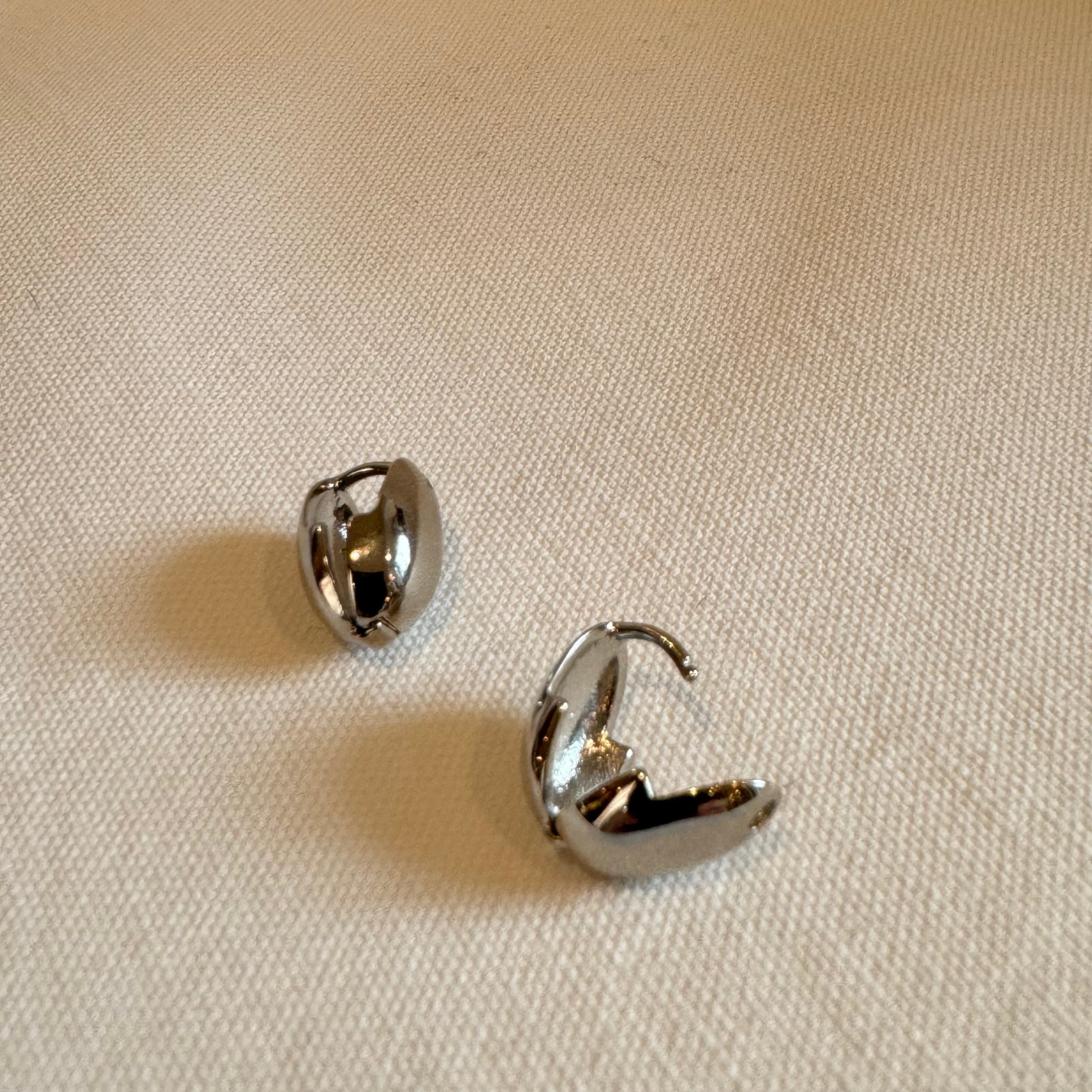 長丸ピアス