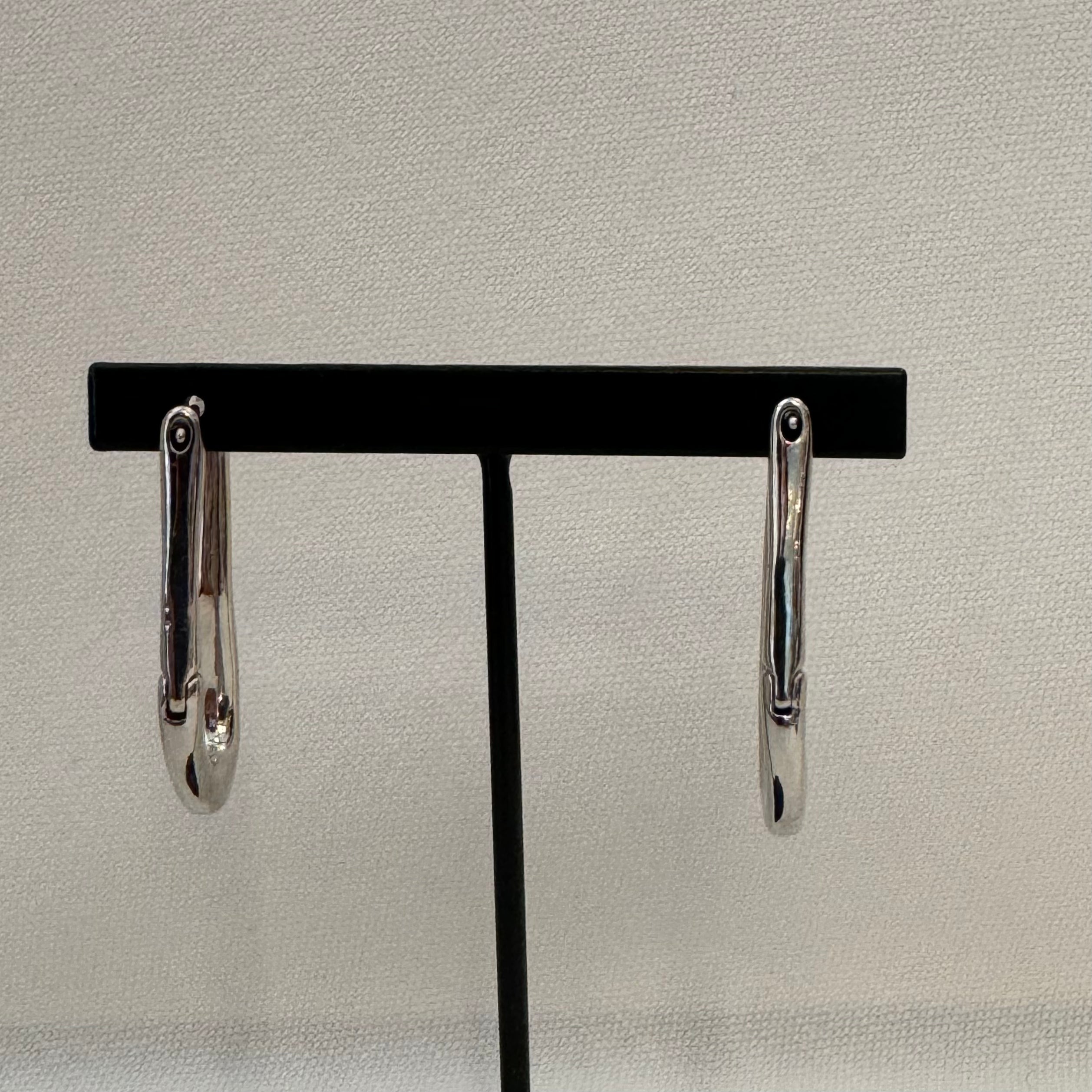 オーバルフープピアス