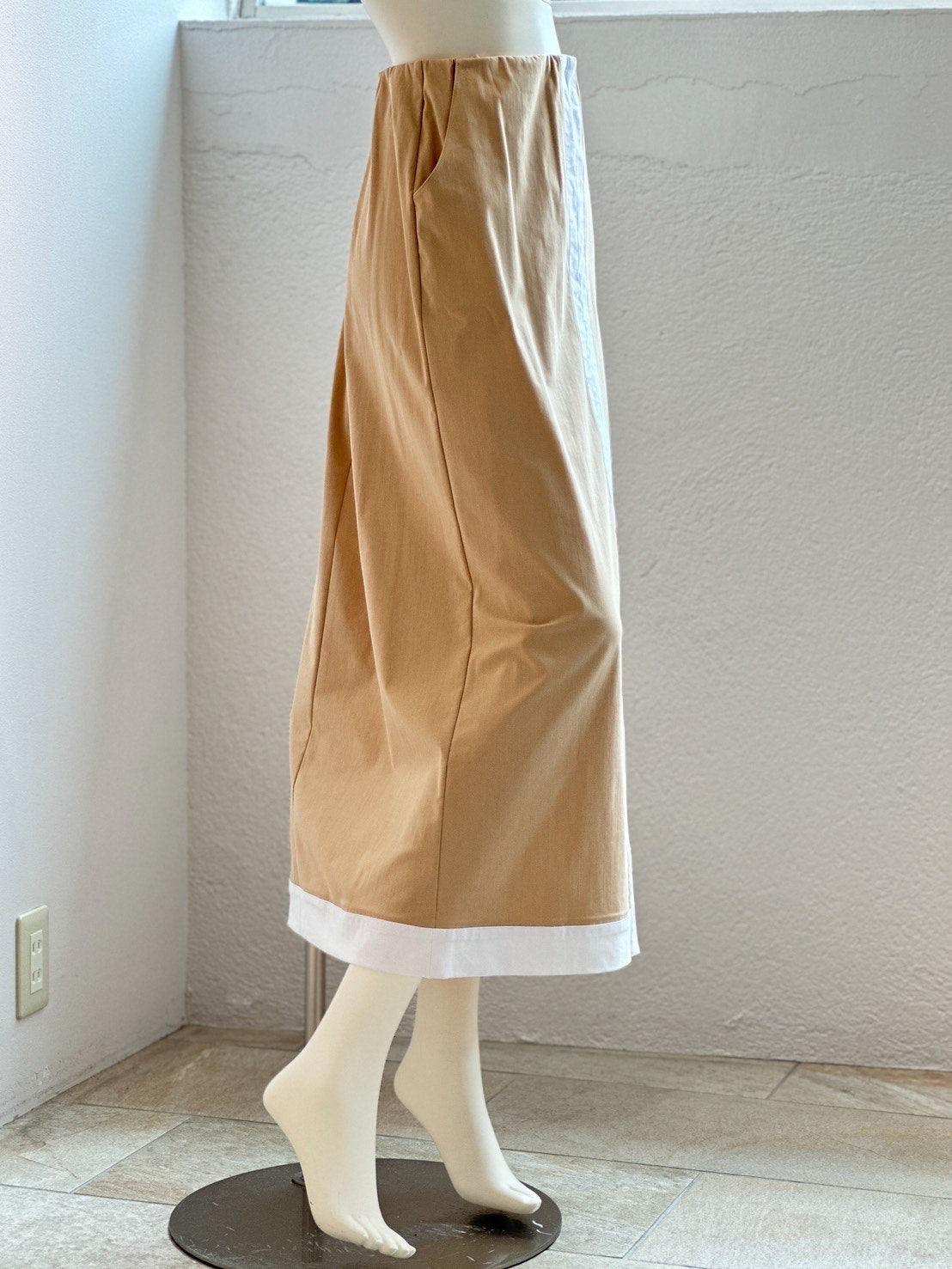 トリミング Aラインスカート(BEIGE×WHITE)