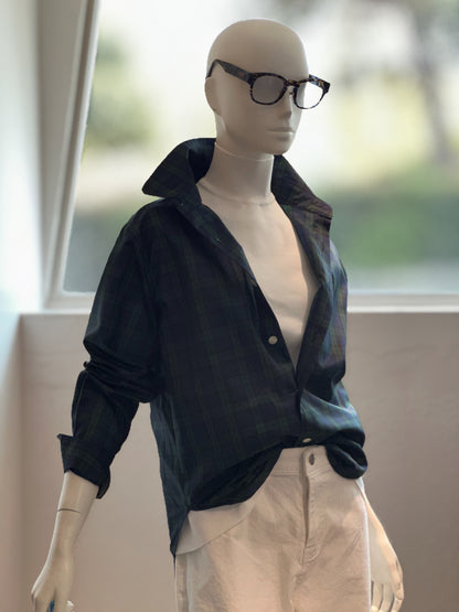 【コーデセット】ラウンドカラーシャツ(グリーン×ネイビー)×ハイネックフレンチAラインニット(ホワイト)×ホワイトデニム