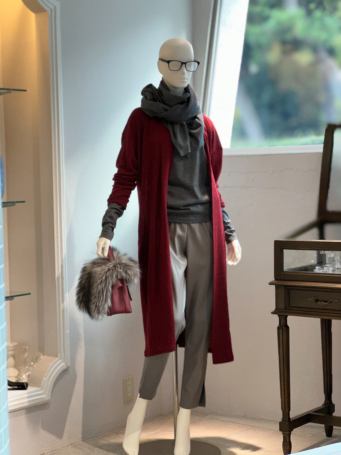 【コーデセット】ニットカットクルーネック×ニットカットロングカーディガン×ニットカットストール×フェイクレザースリットジョガーパンツ