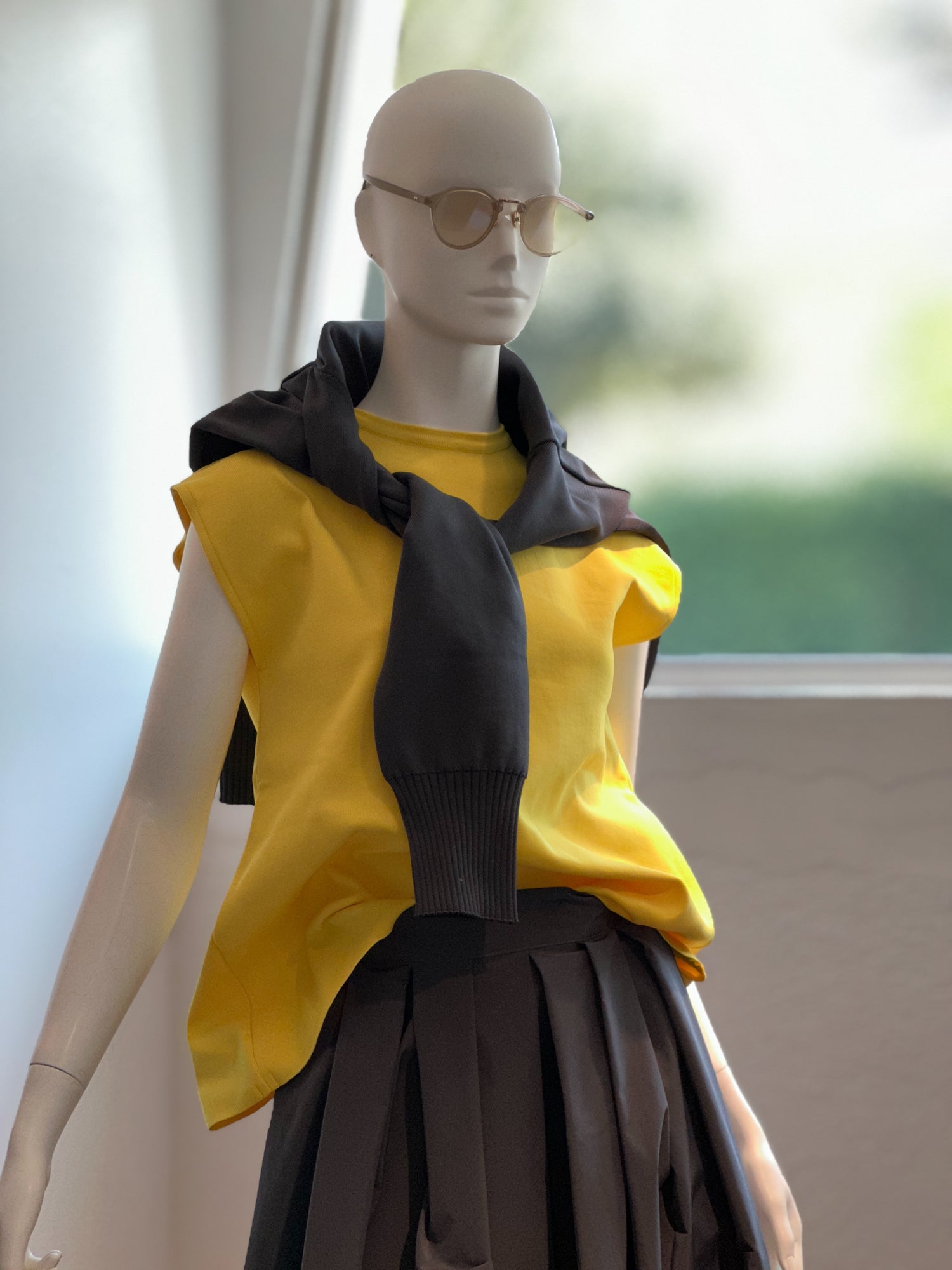 【コーデセット】フィットテックパーカー (グレー)×クルーネックAラインニット(イエロー)×ボックスフレアスカート(グレー)