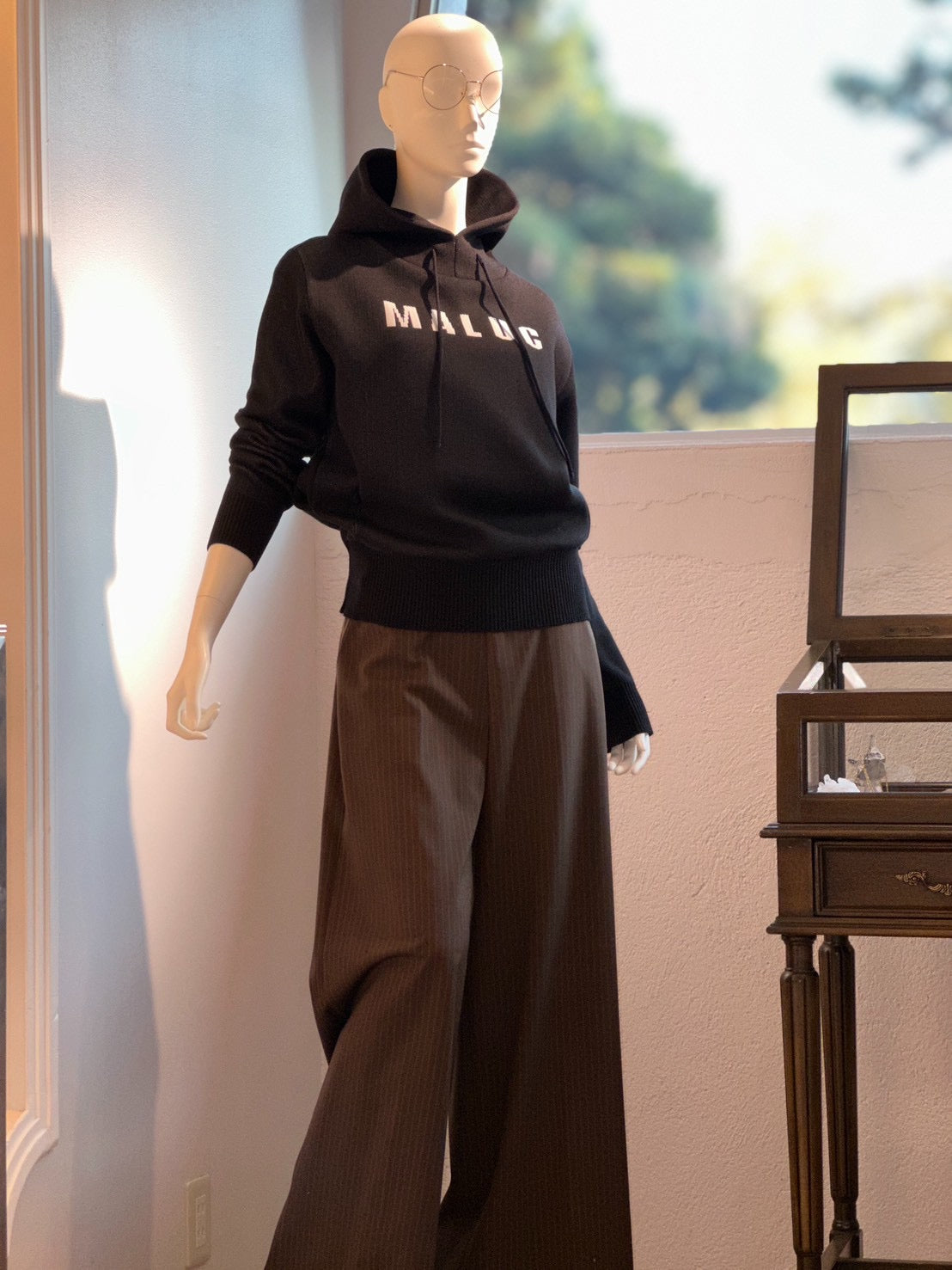 MALUCプルオーバーパーカー(ブラック)