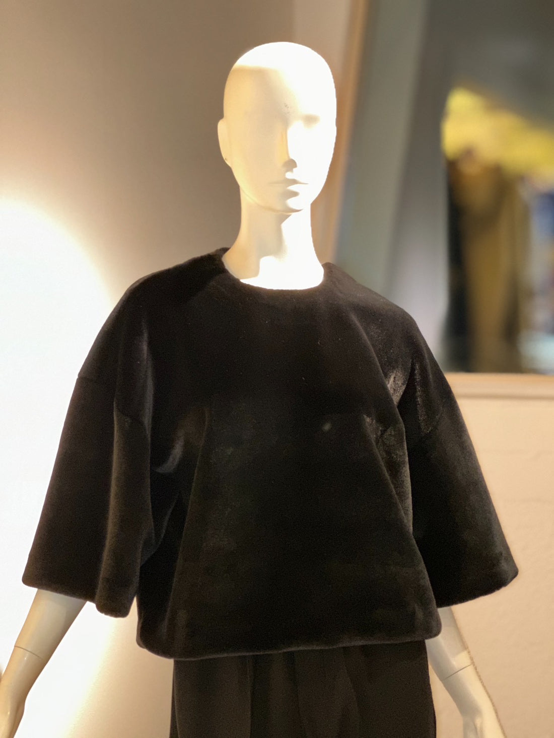 ブルジョアファーブラウス(ブラック)