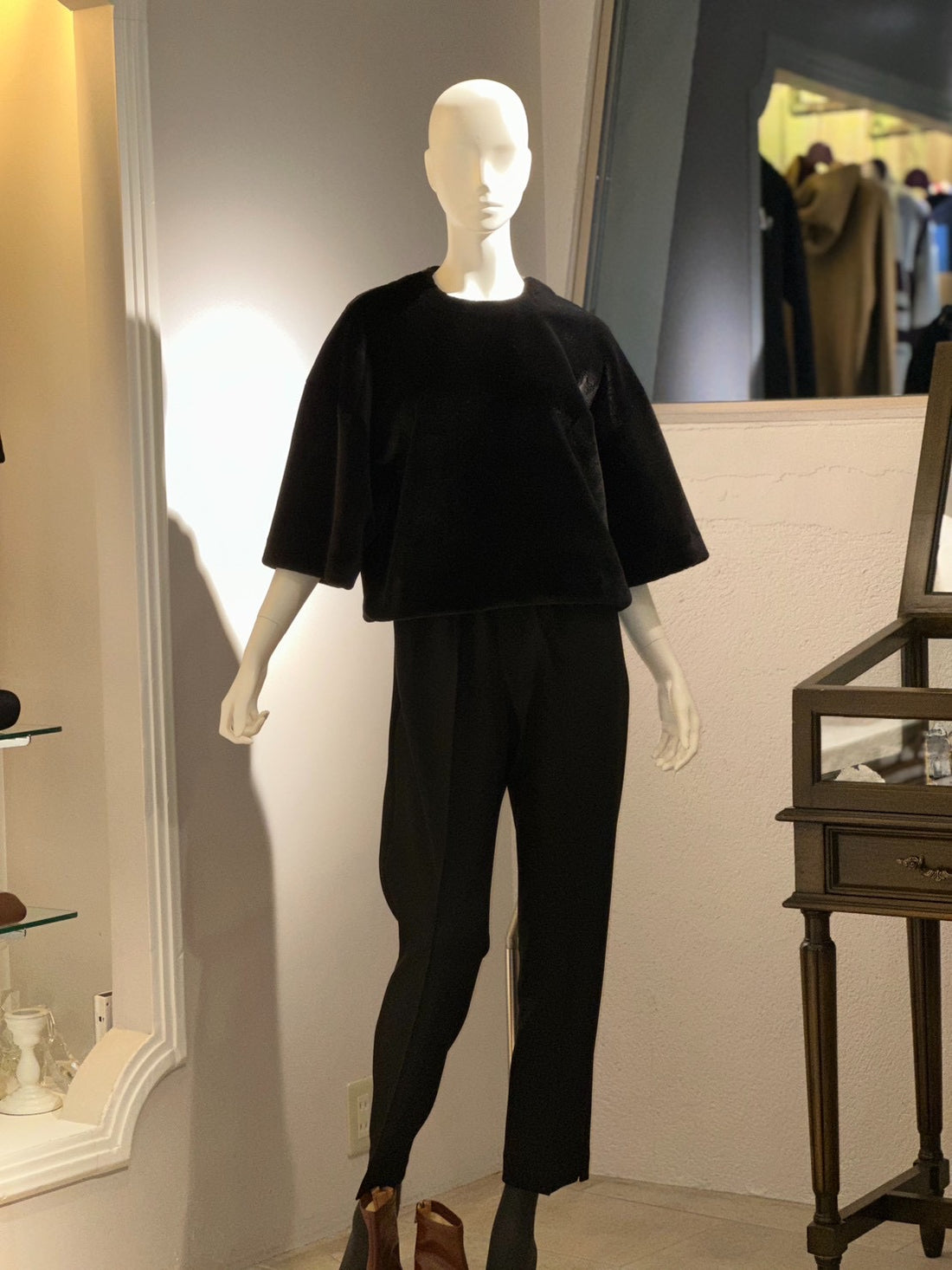 ブルジョアファーブラウス(ブラック)