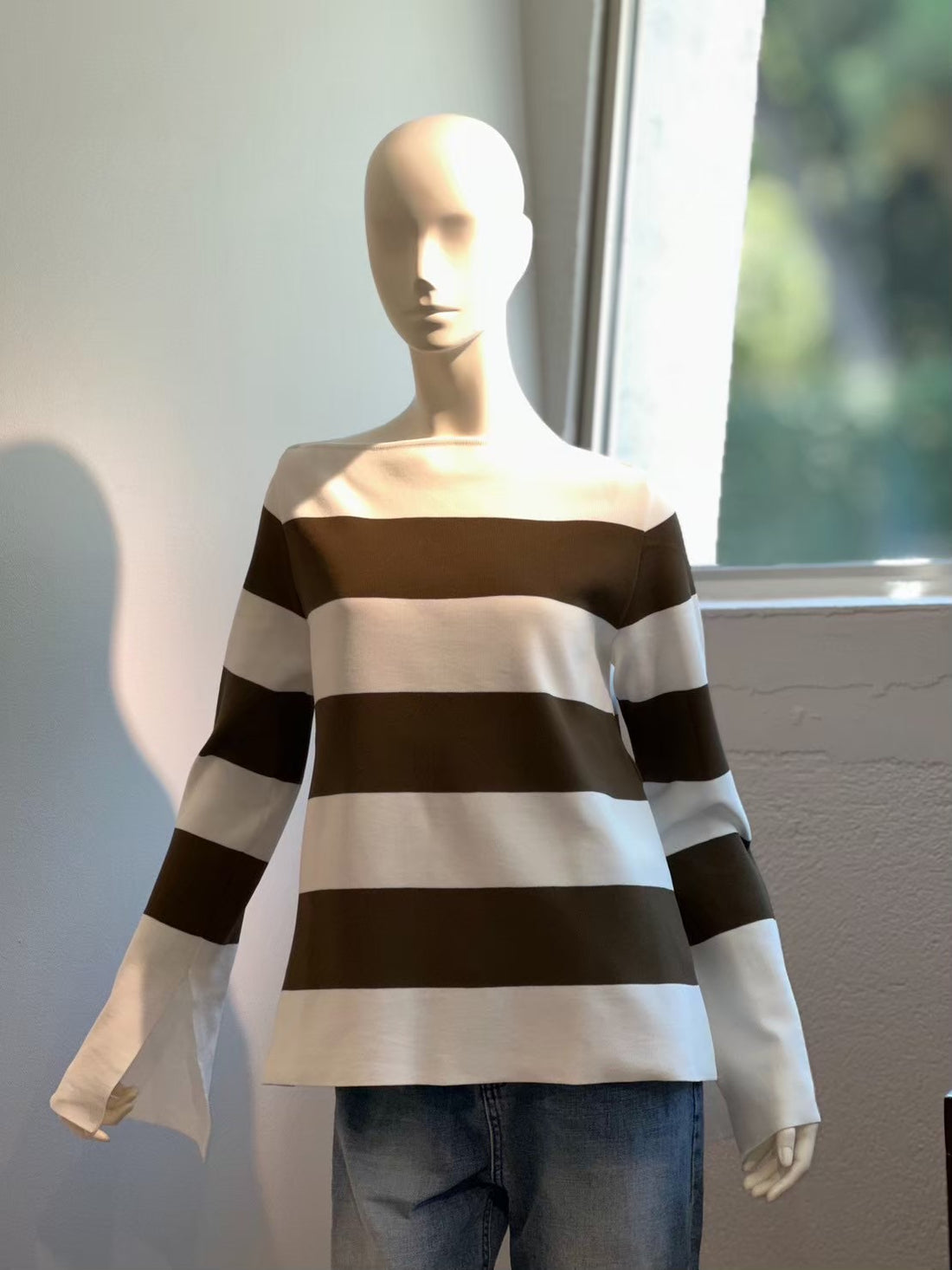 フィットテックボートネックニット（WHITE×KHAKI）