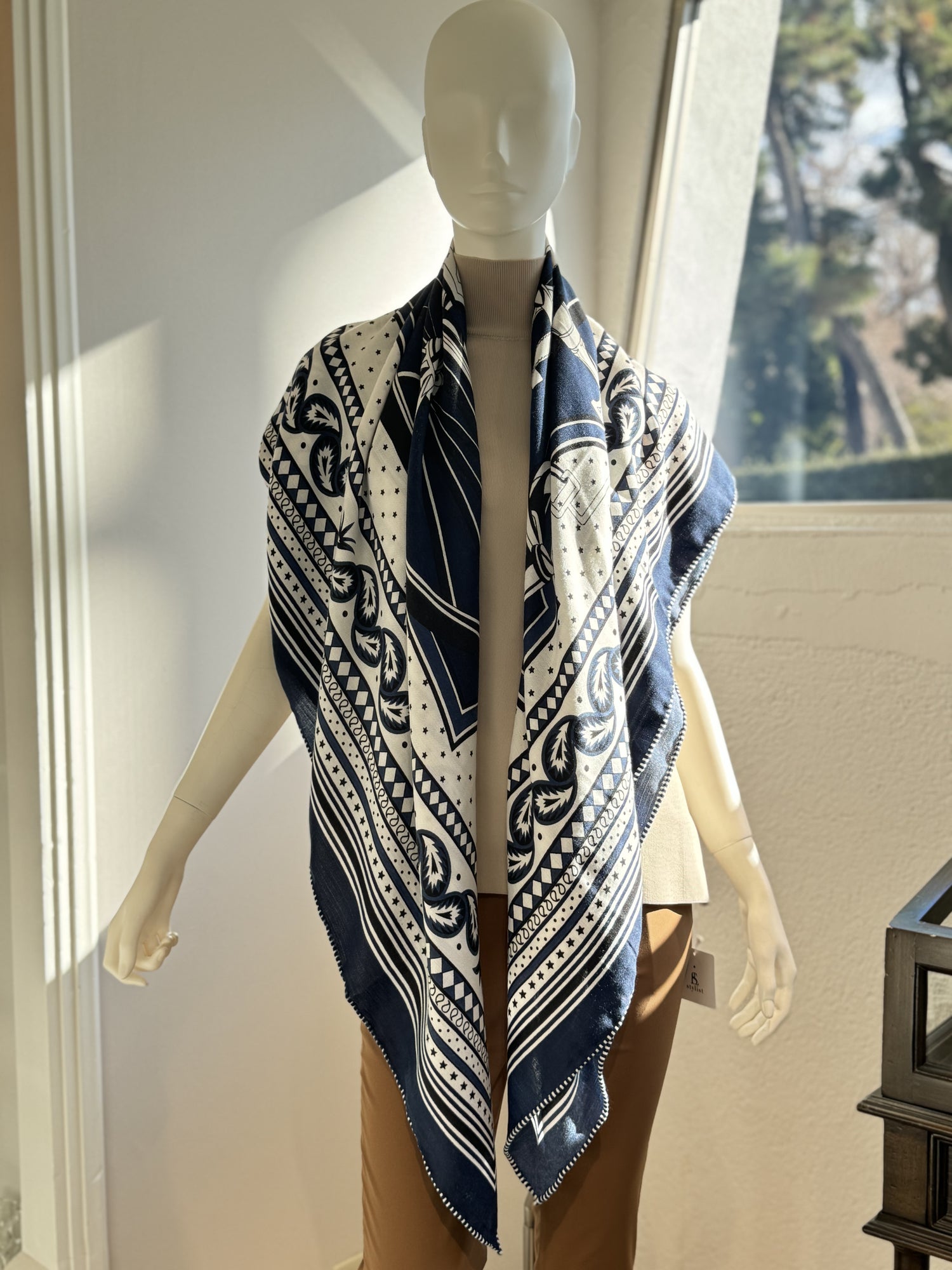 高級 ネイビー 大判 130×130カシミヤ シルク 大判ストール 高級ネイビー大判130×130カシミヤシルク大判ストール