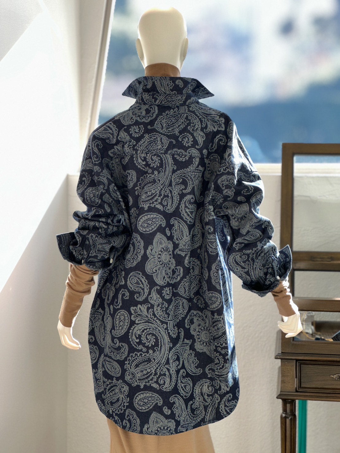 ペイズリーデニムシャツ