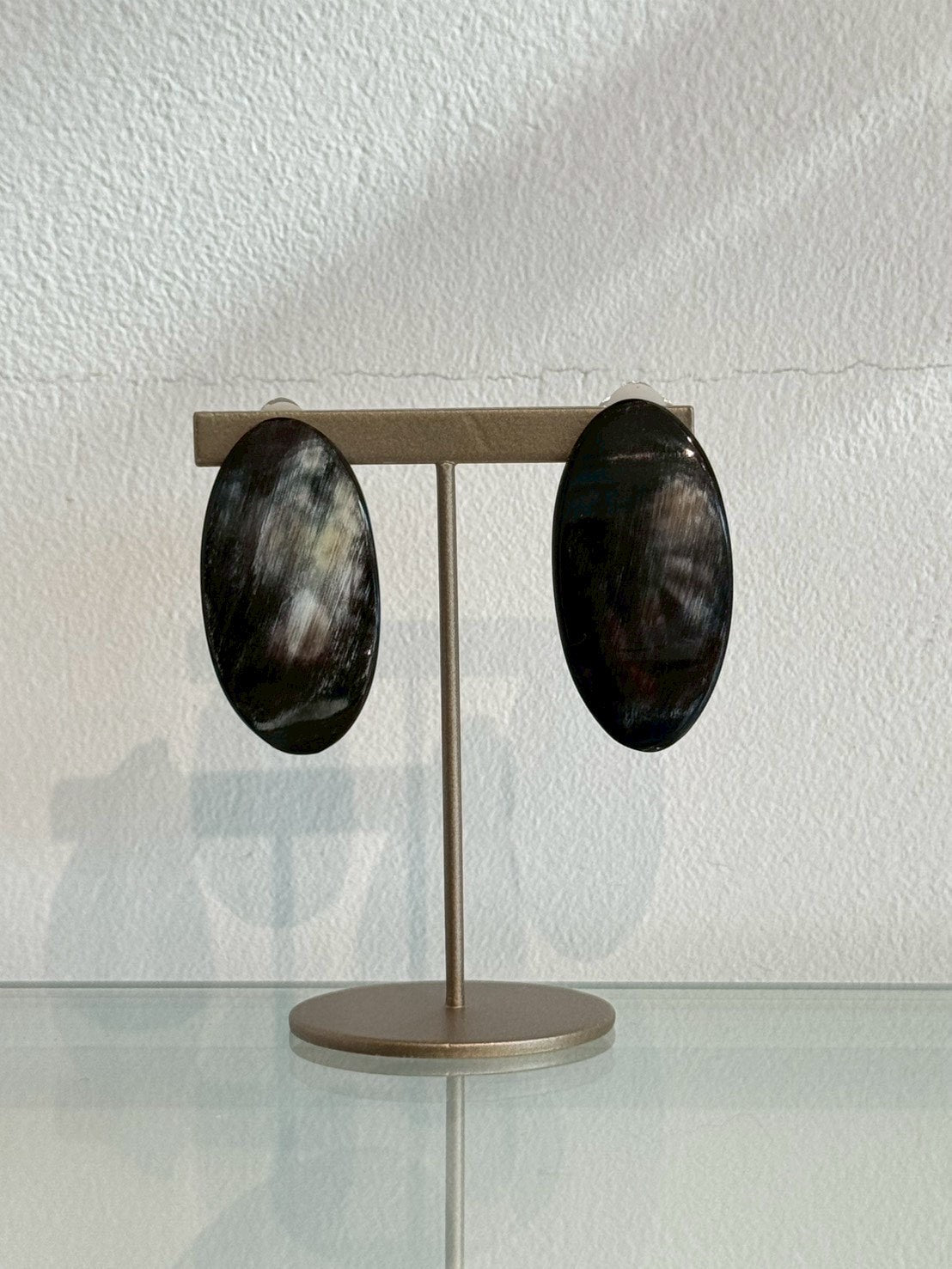 水牛イヤリング（オーバル）