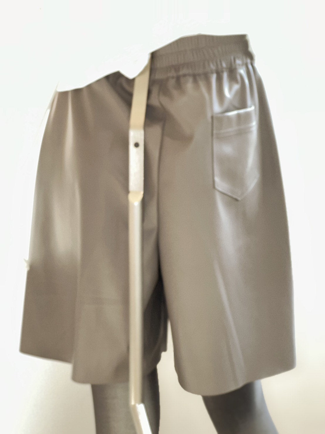 フェイクレザーハーフパンツ