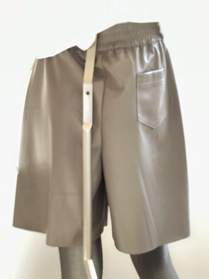 フェイクレザーハーフパンツ